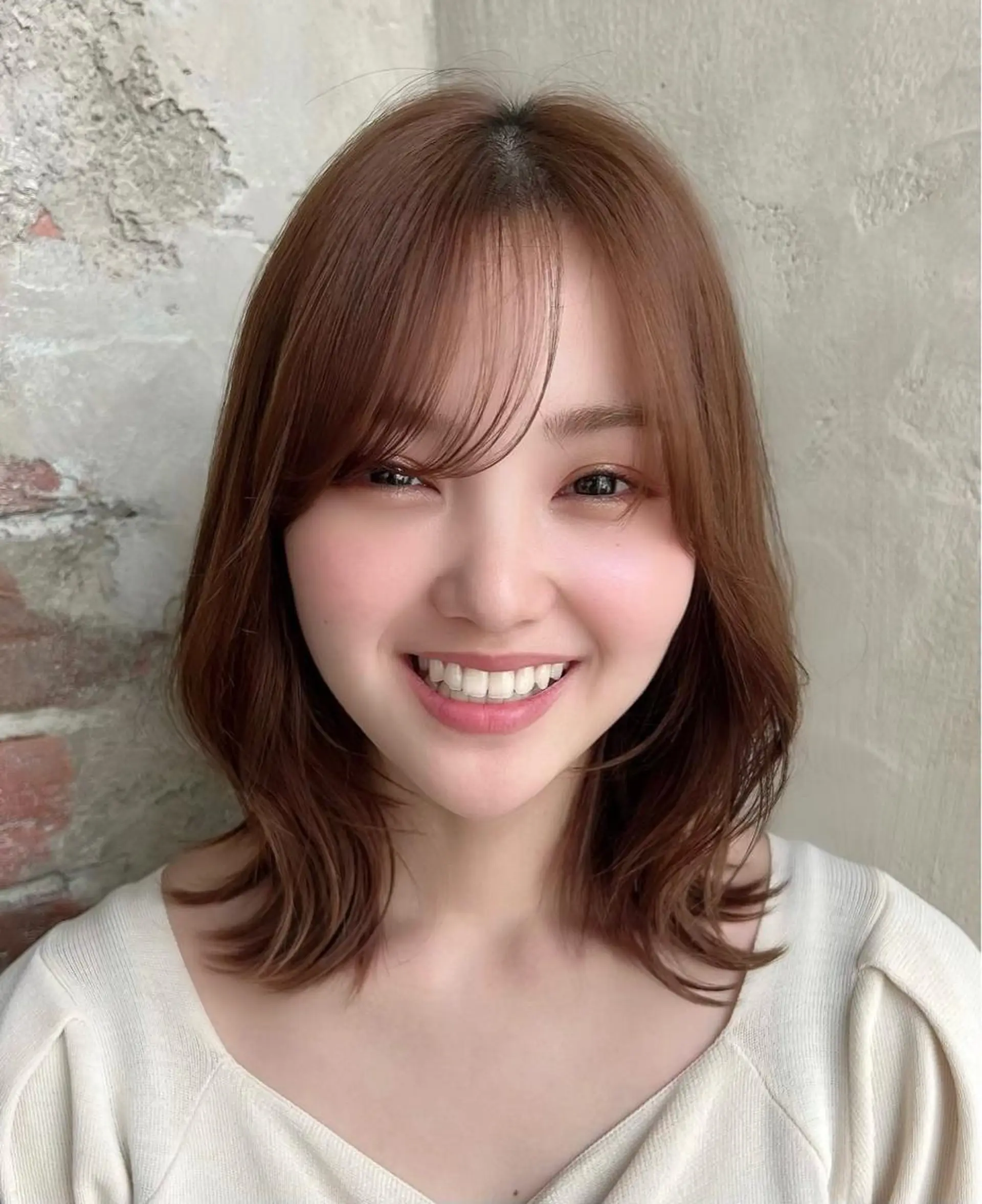 ミディアム カラー ベージュカラー ブラウンカラー くびれヘア 髪質改善 縮毛矯正 🧡くびれヘア/前髪 顔周り🧡久原結衣のヘアスタイル