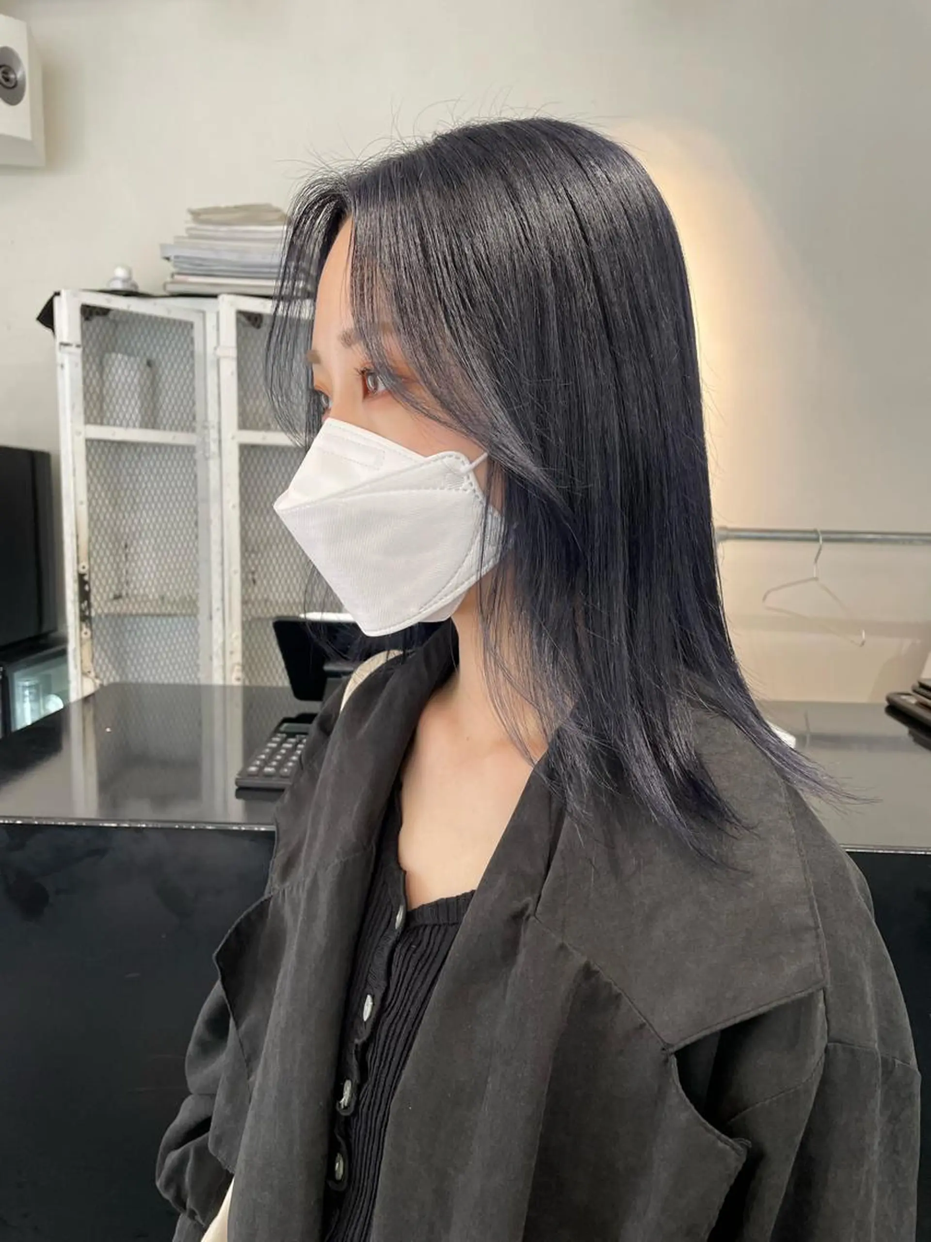 セミロング カラー パーマ ヘアアレンジ メンズ キッズ ネイル マツエク・マツパ アイブロウ メンズブリーチ ブリーチ ブルーカラー ブルーグレー ブルー カット ヘアカラー トリートメント 艶ハイトーン/ヘア アレンジAYAKAのヘアスタイル