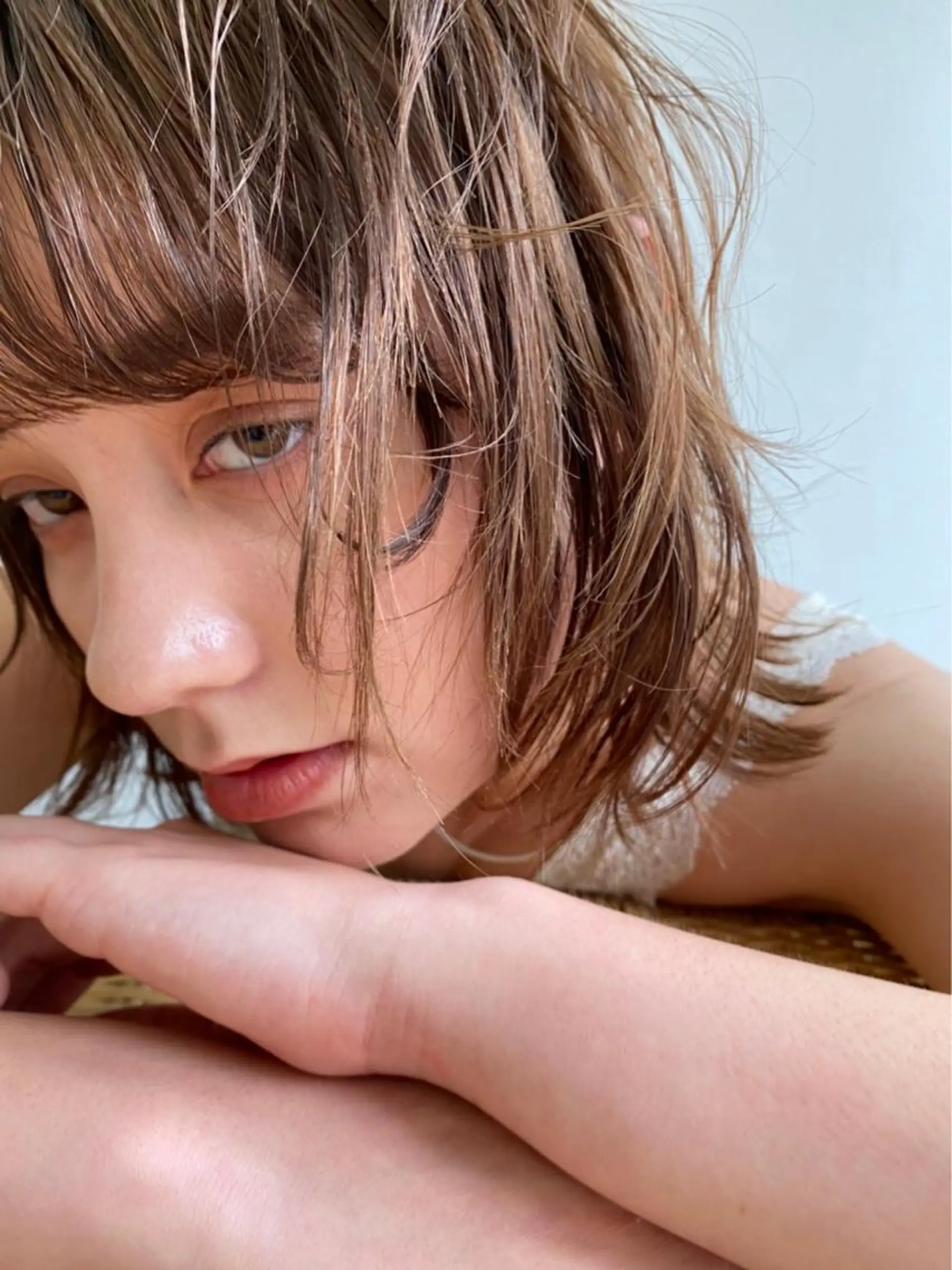 ミディアム カラー ボブ/ハイトーン REINAのヘアスタイル