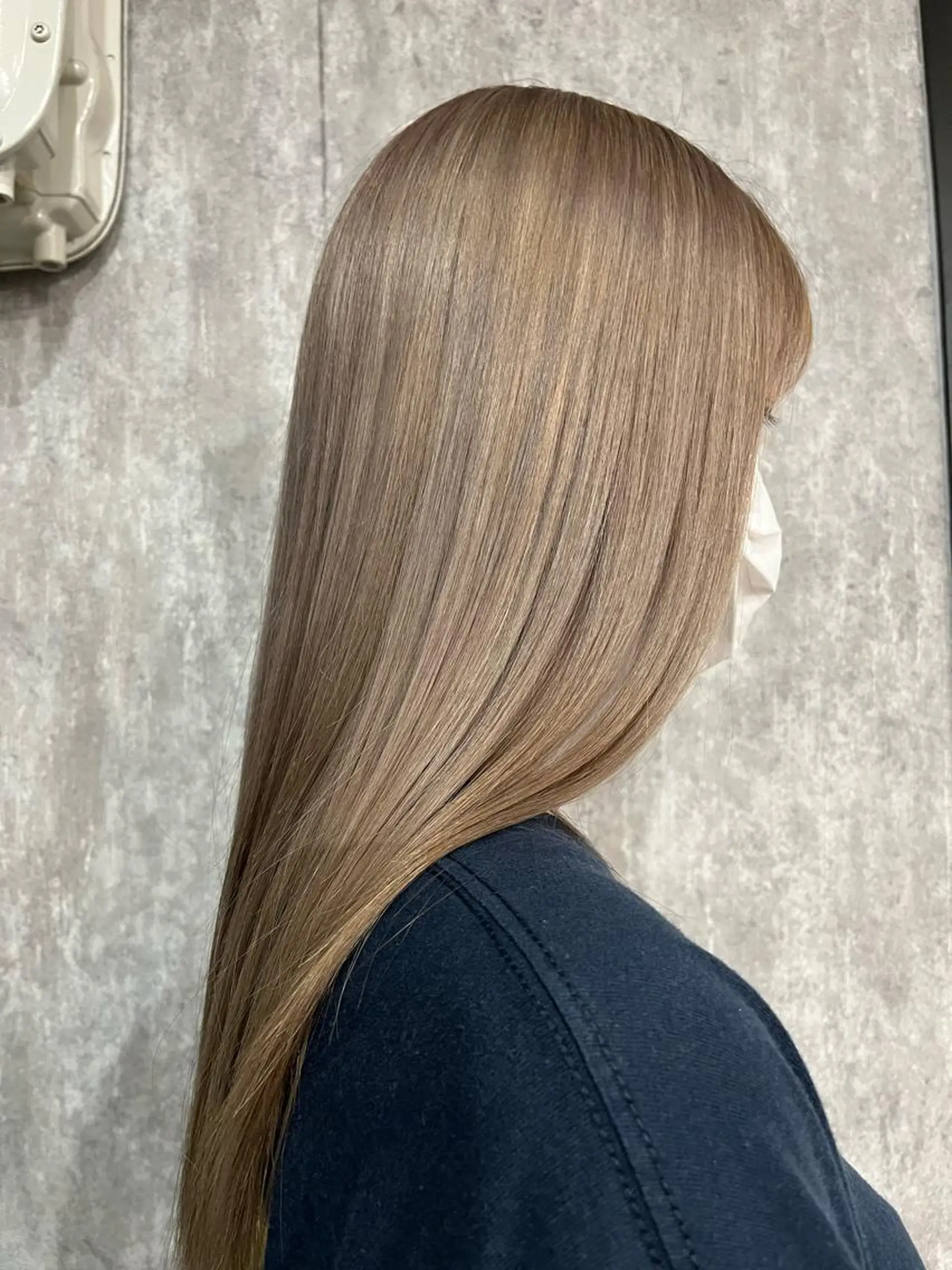 ロング カラー ベージュカラー ブリーチ ミルクティーベージュ TIDEHAIR / 韓国ヘア/MOEのヘアスタイル