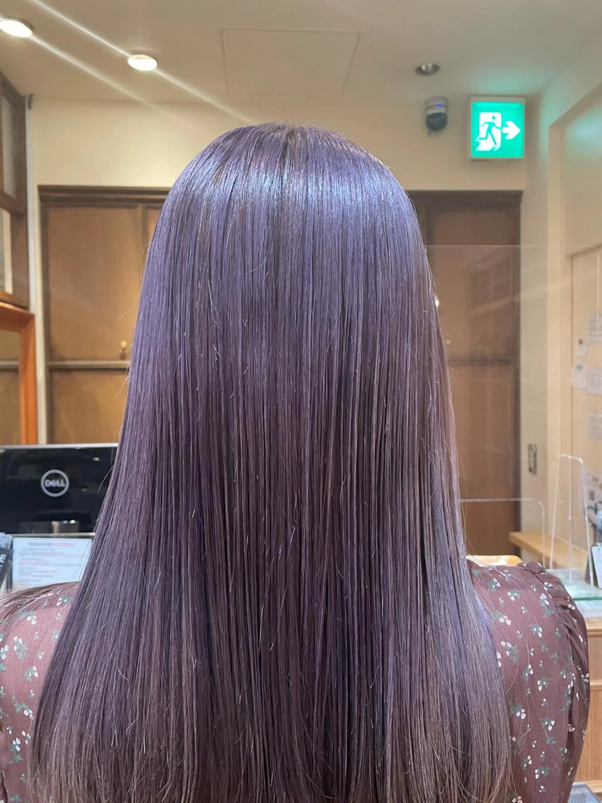 セミロング 渋谷 留菜のヘアスタイル