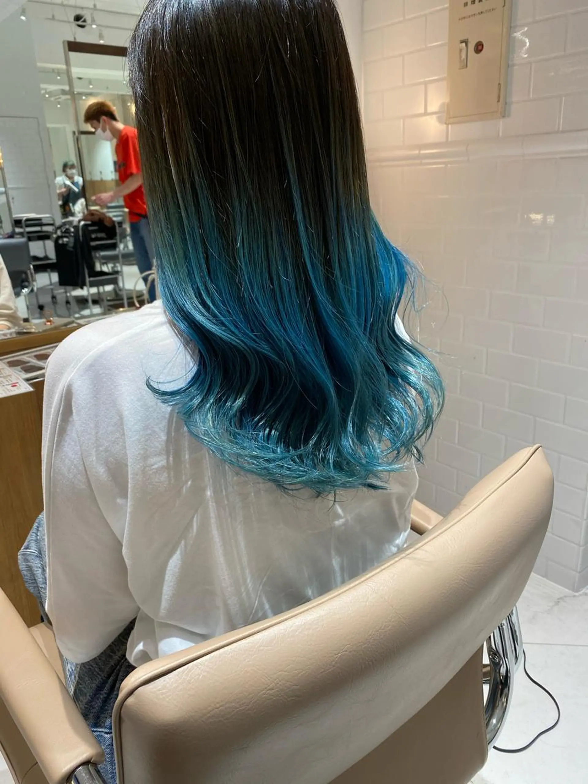 セミロング カラー ブリーチ ブルーカラー 透明感カラー デザインカラー グラデーションカラー カット ヘアカラー ボブ/ハイトーン 立川loose 下田のヘアスタイル