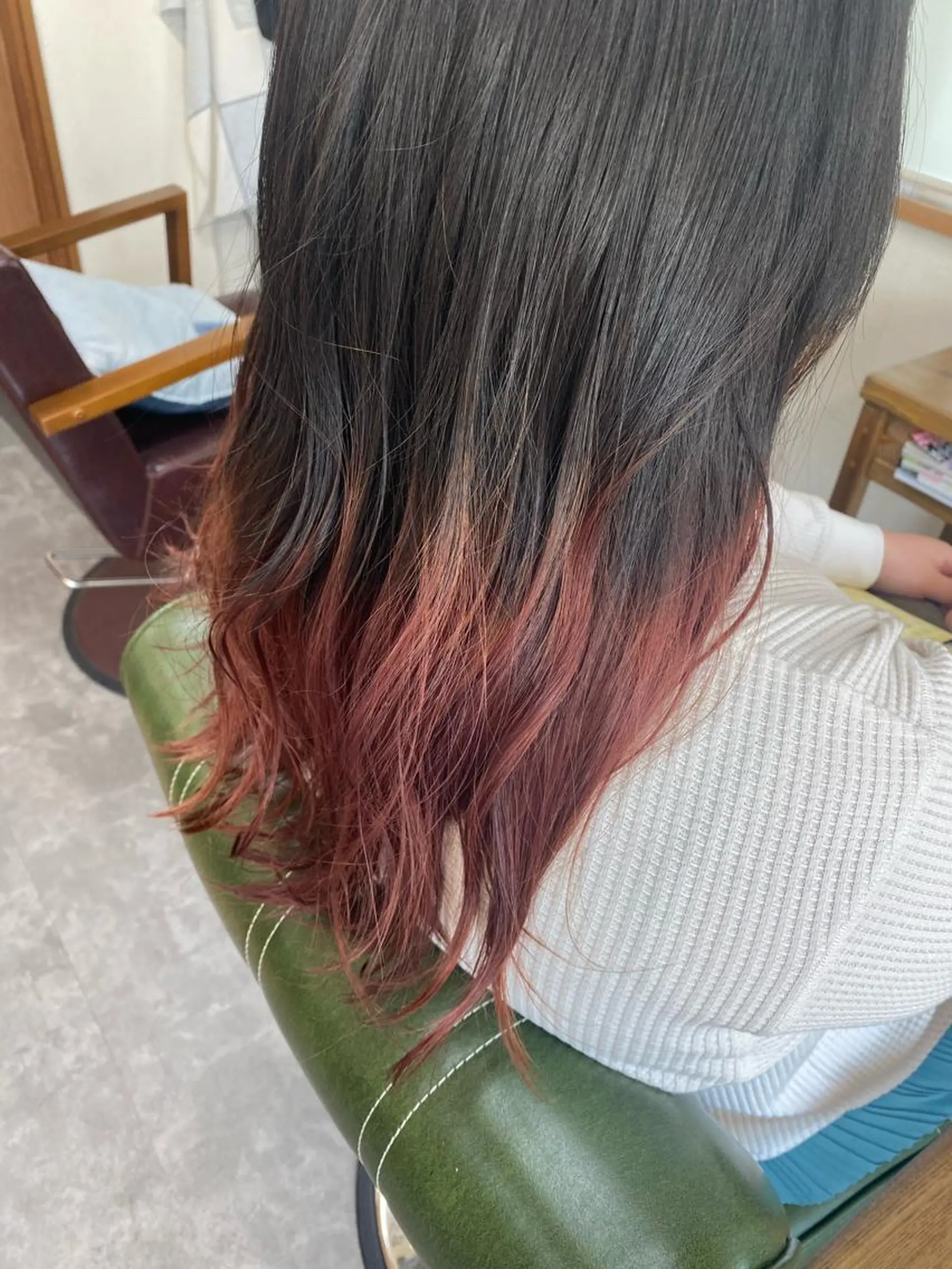 ロング 永沼 真依のヘアスタイル