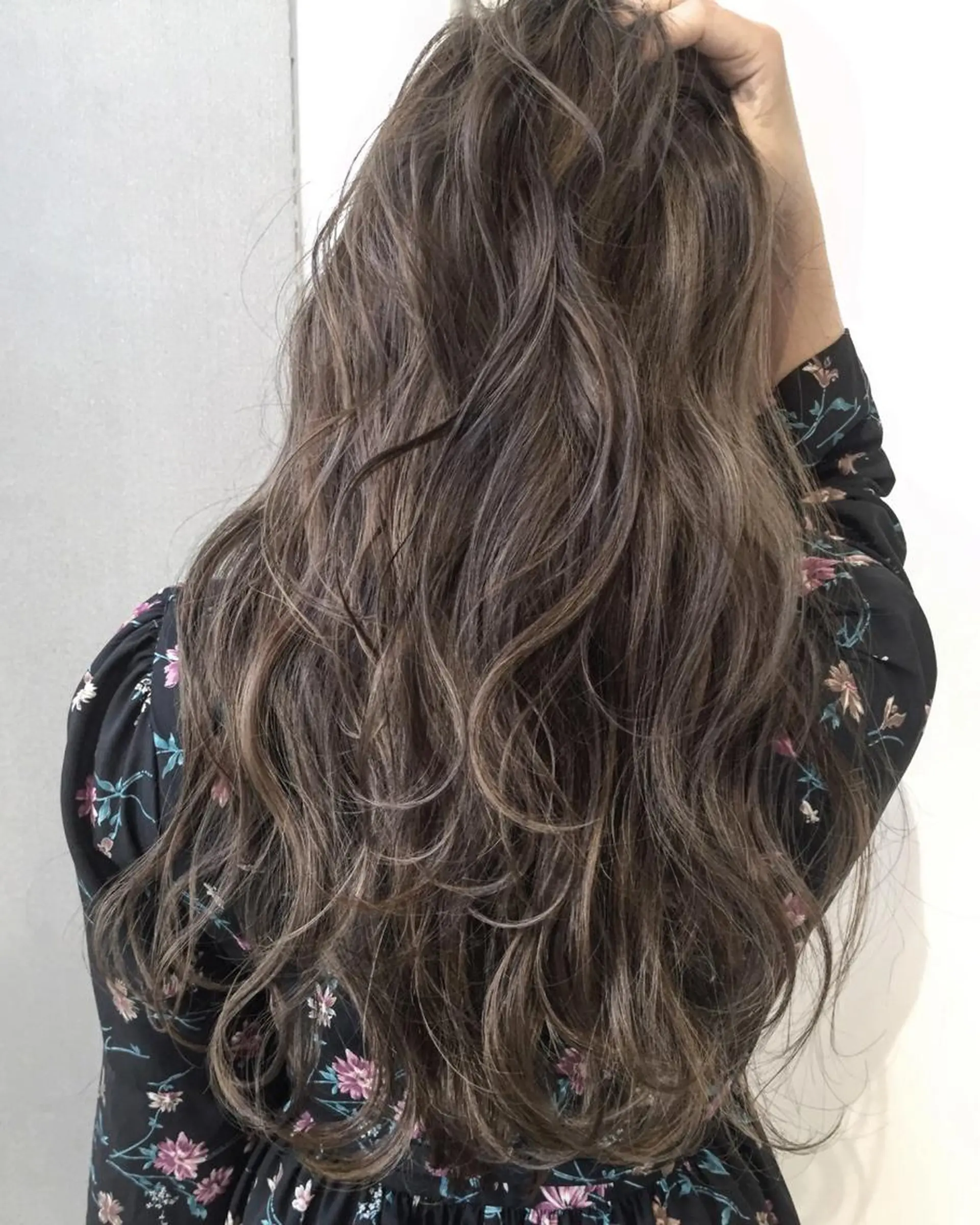 ロング カラー ヘアアレンジ 【公式】amble luxe池袋東口🩷のヘアスタイル