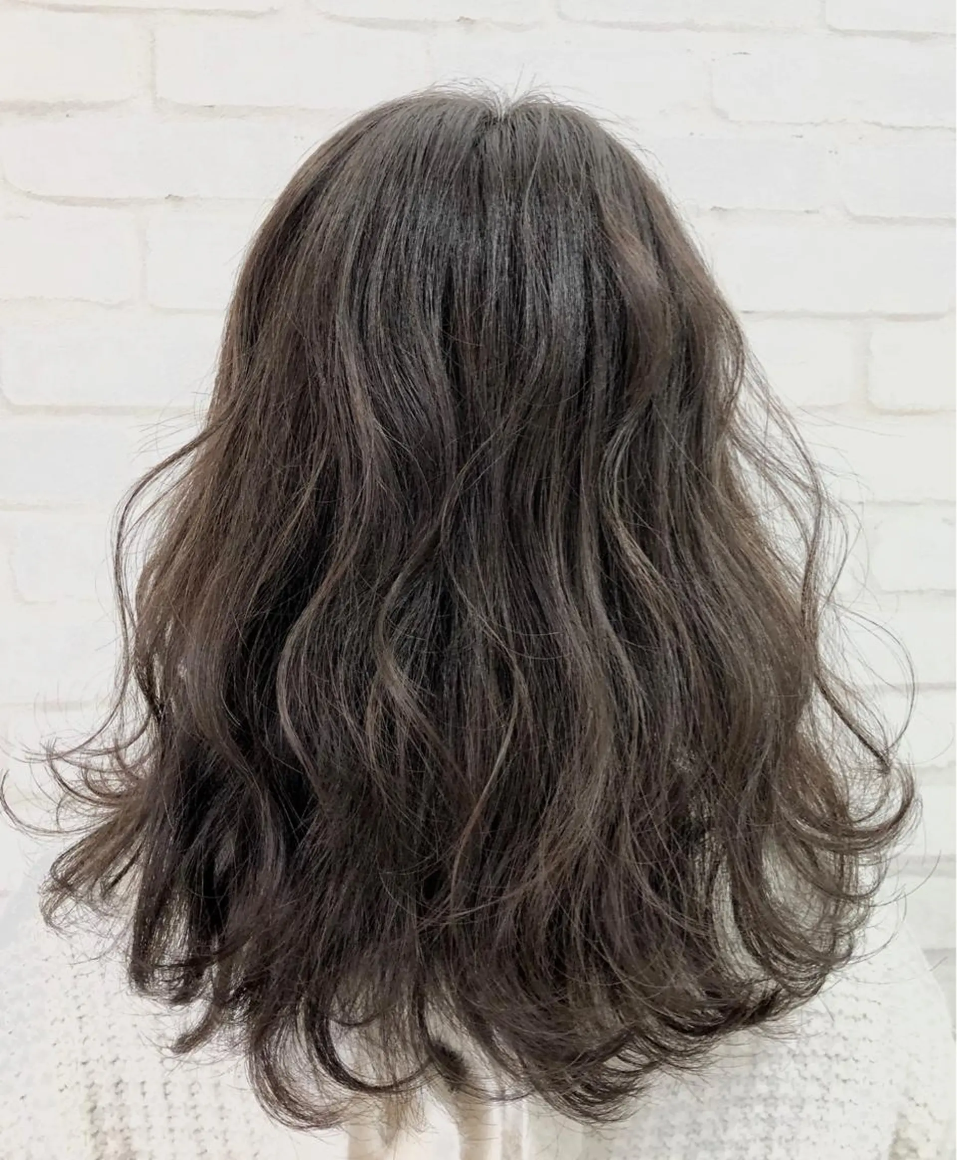 ミディアム 若山 敦のヘアスタイル