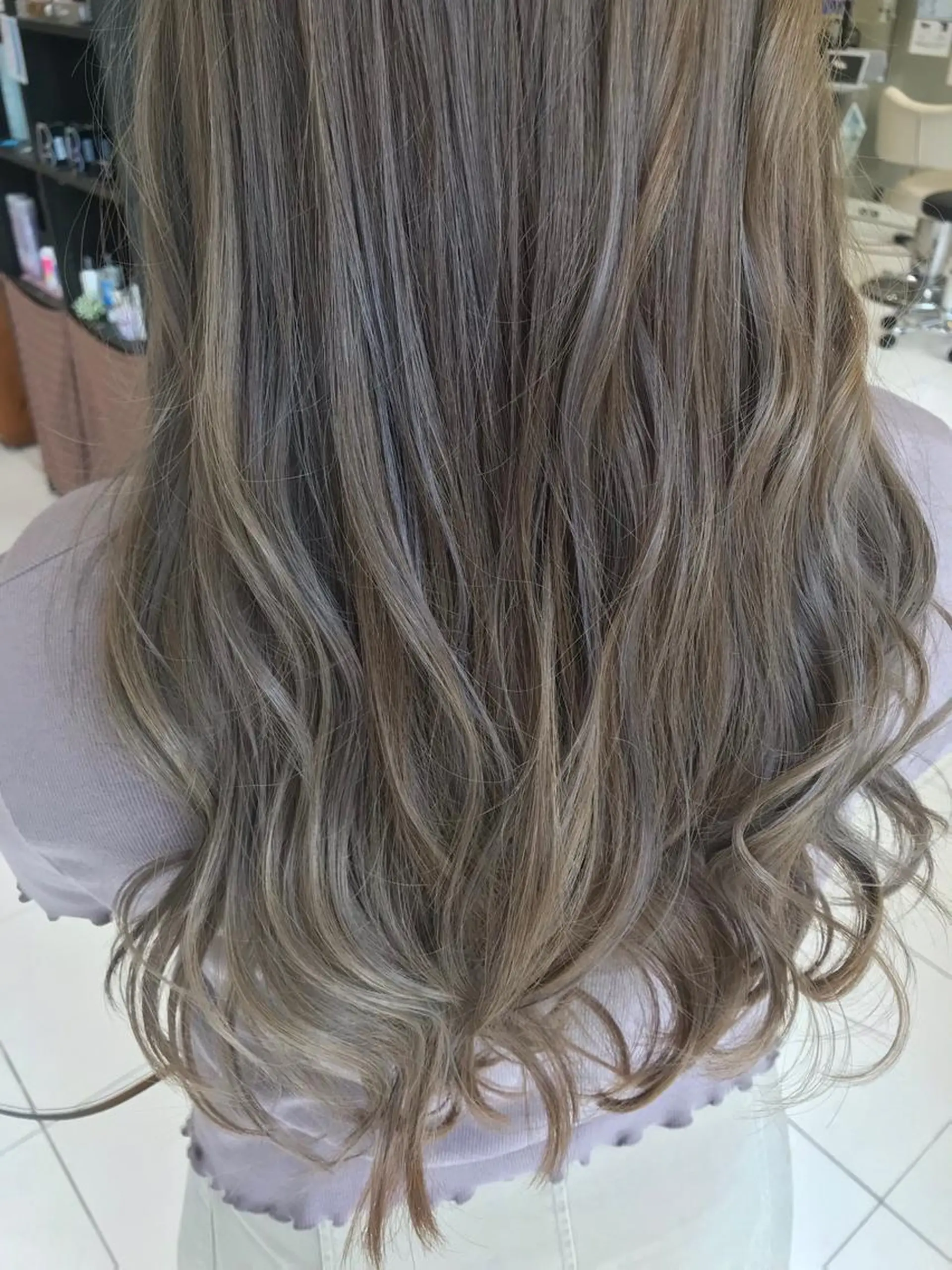 ロング カラー 保子 祐里香のヘアスタイル