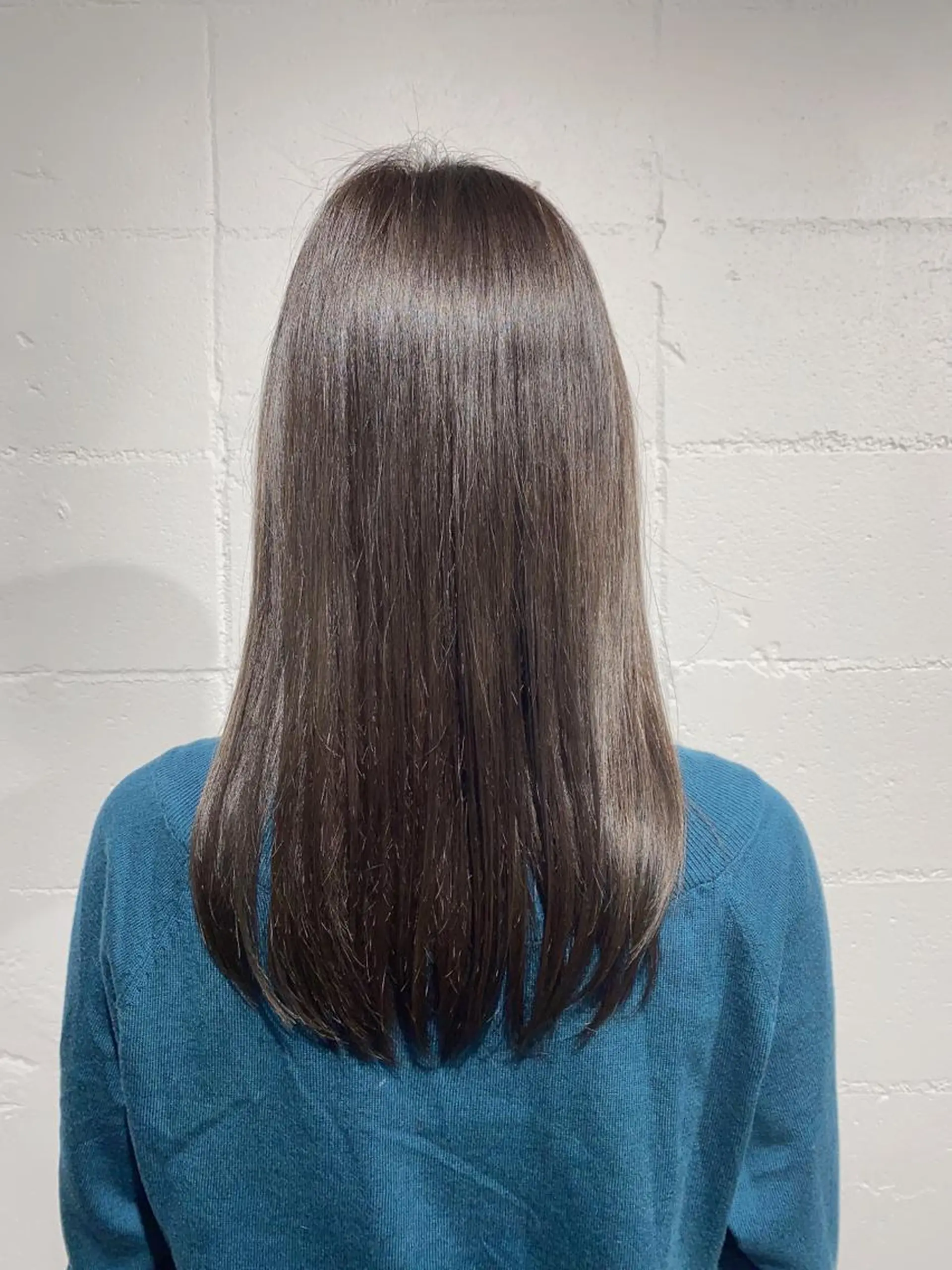 ミディアム カラー ベージュカラー オリーブベージュ ショート･ウルフ✂︎ 安住有咲子のヘアスタイル