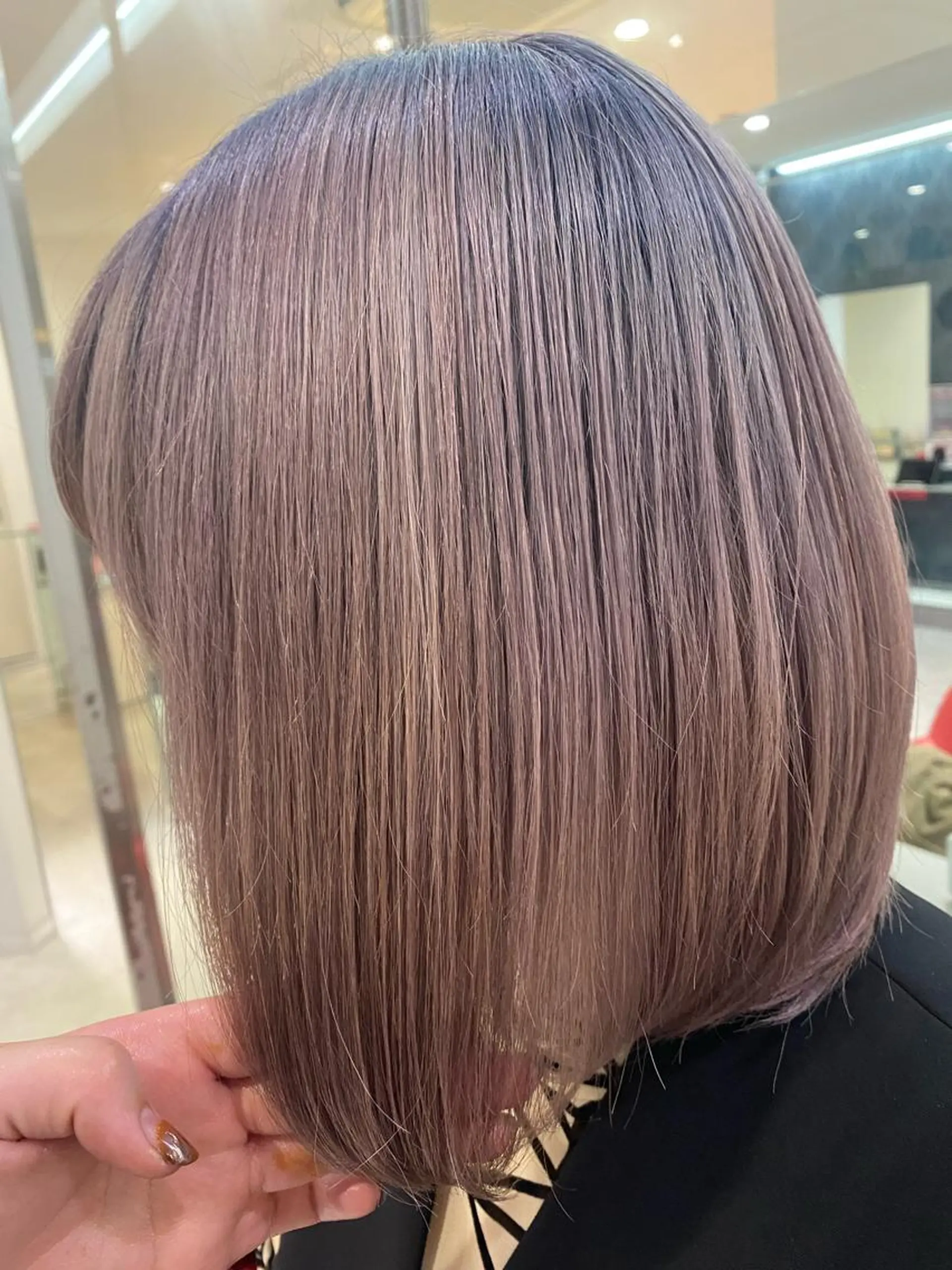 ミディアム salowin所属・ハイトーンカラー 馬場みなみのヘアスタイル