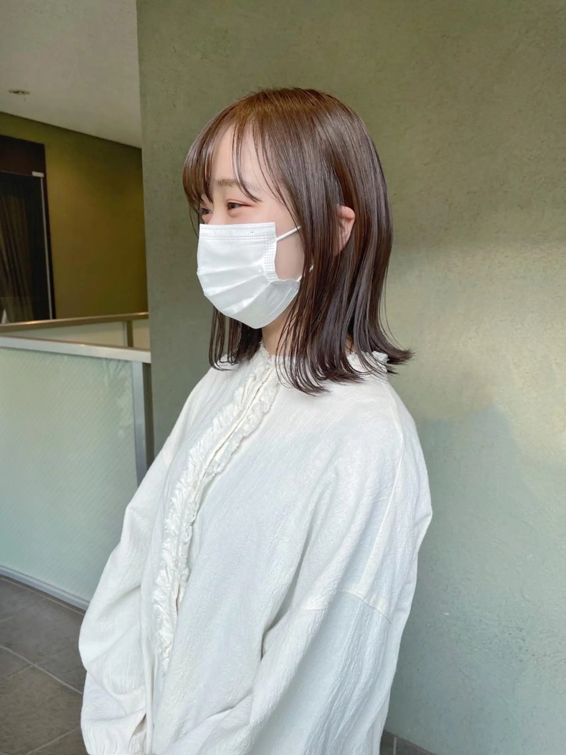 ミディアム カラー ベージュカラー シルバー シルバーベージュ カット トリートメント HIROKI ” stylistのヘアスタイル