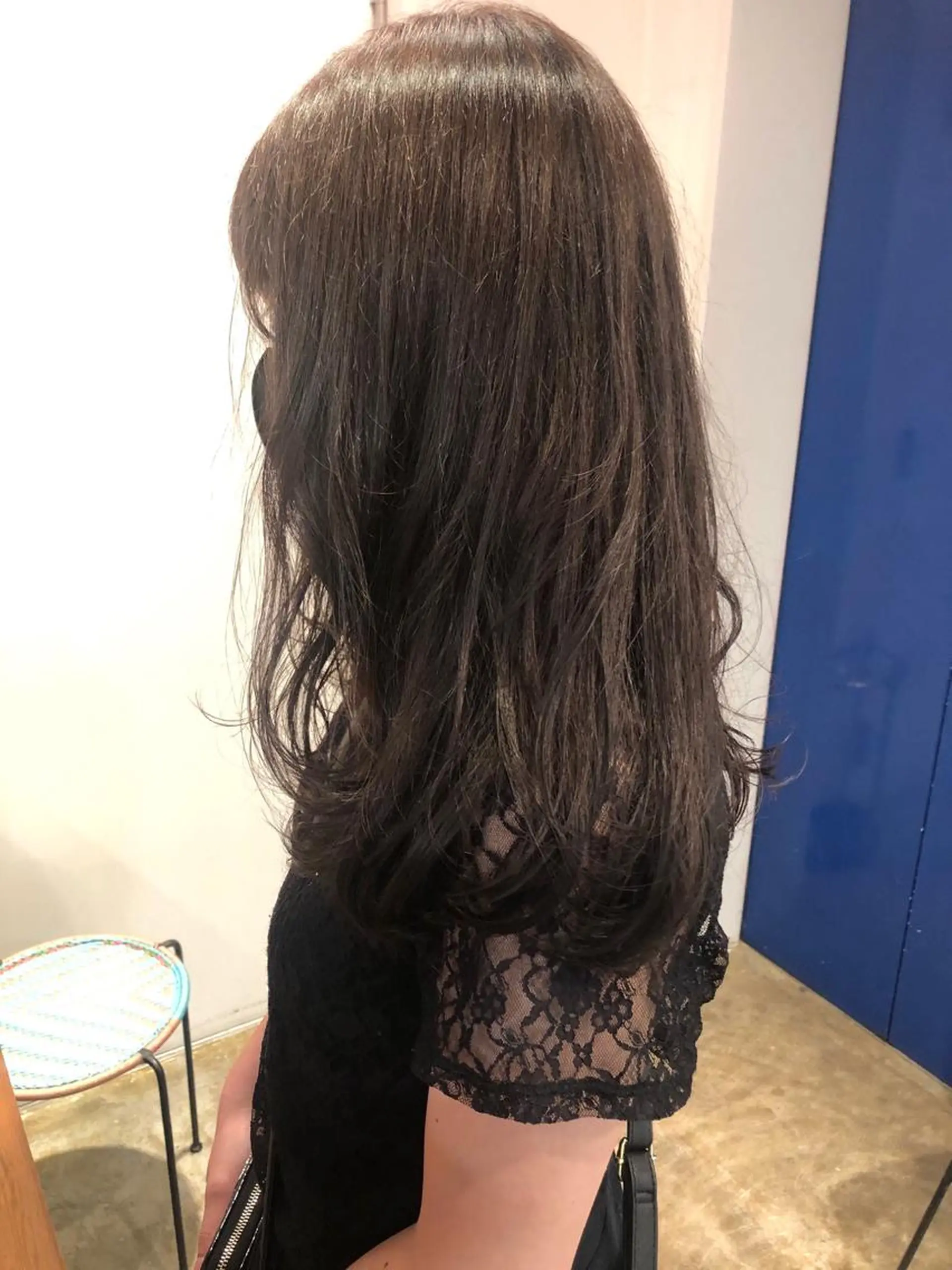 ミディアム カラー カット ヘアカラー トリートメント MIOベージュカラー 柔らかいカラーのヘアスタイル