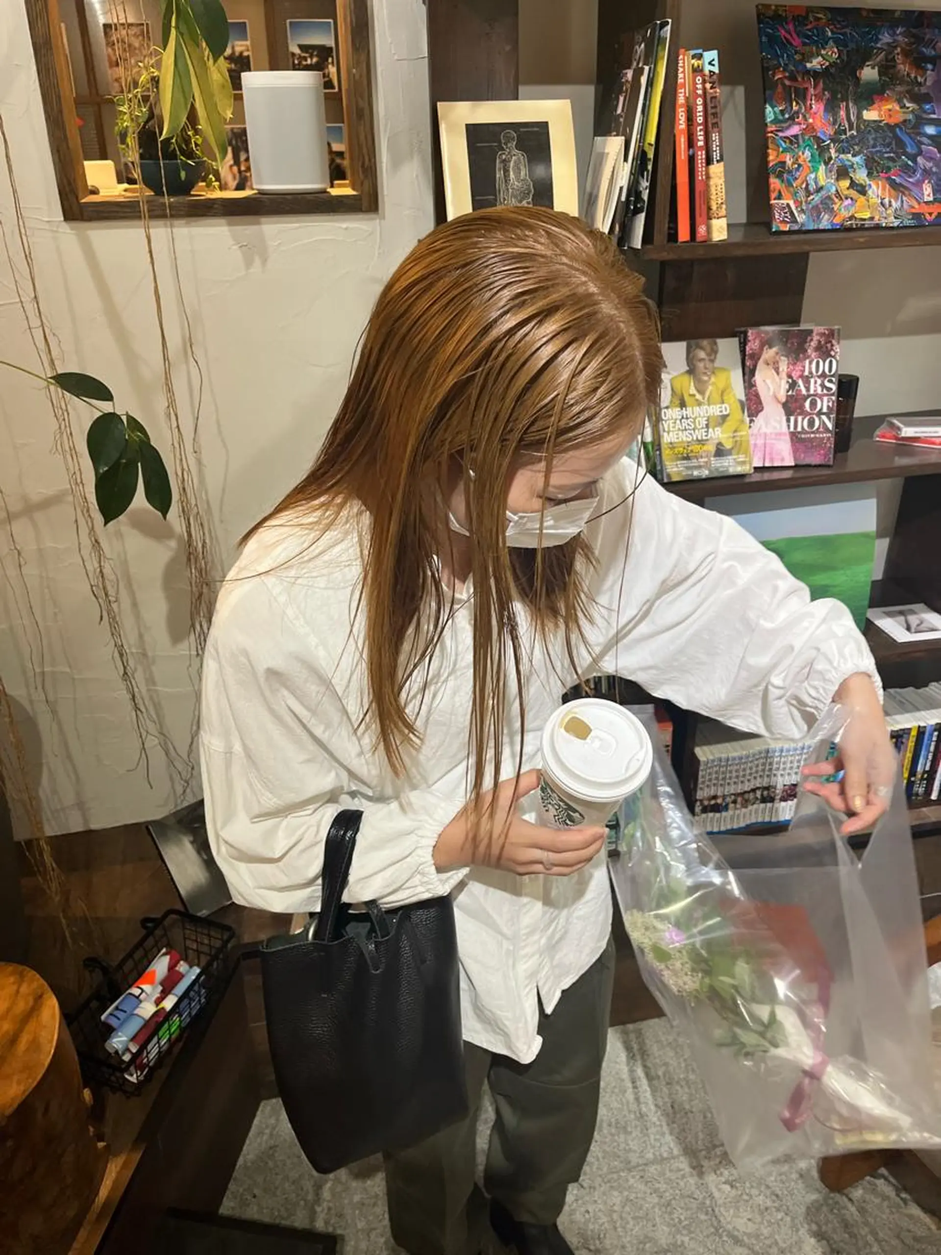 ロング ボブ 金田 夏野のヘアスタイル