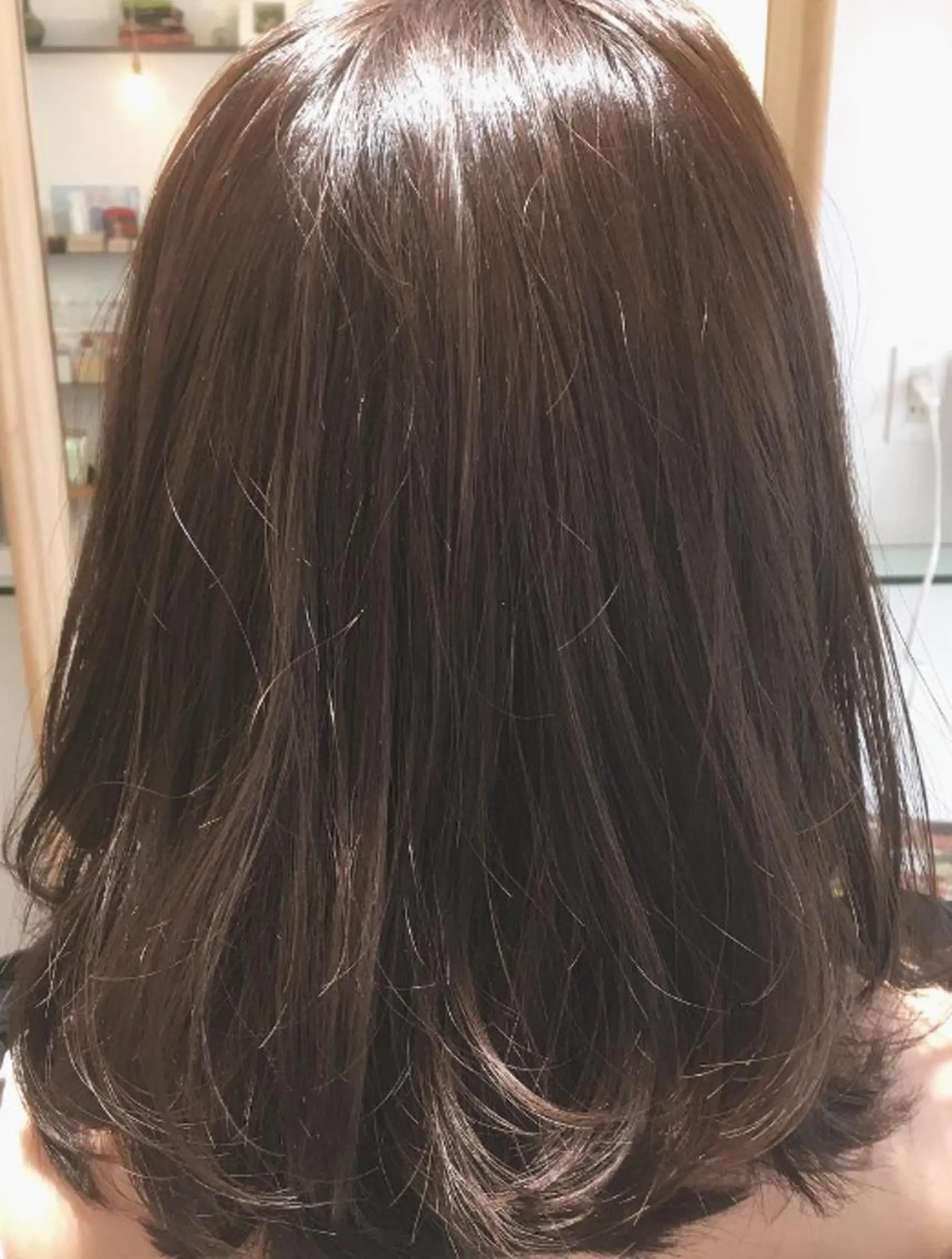 セミロング カラー アッシュ ボブ レイヤーカット 安永 涼のヘアスタイル
