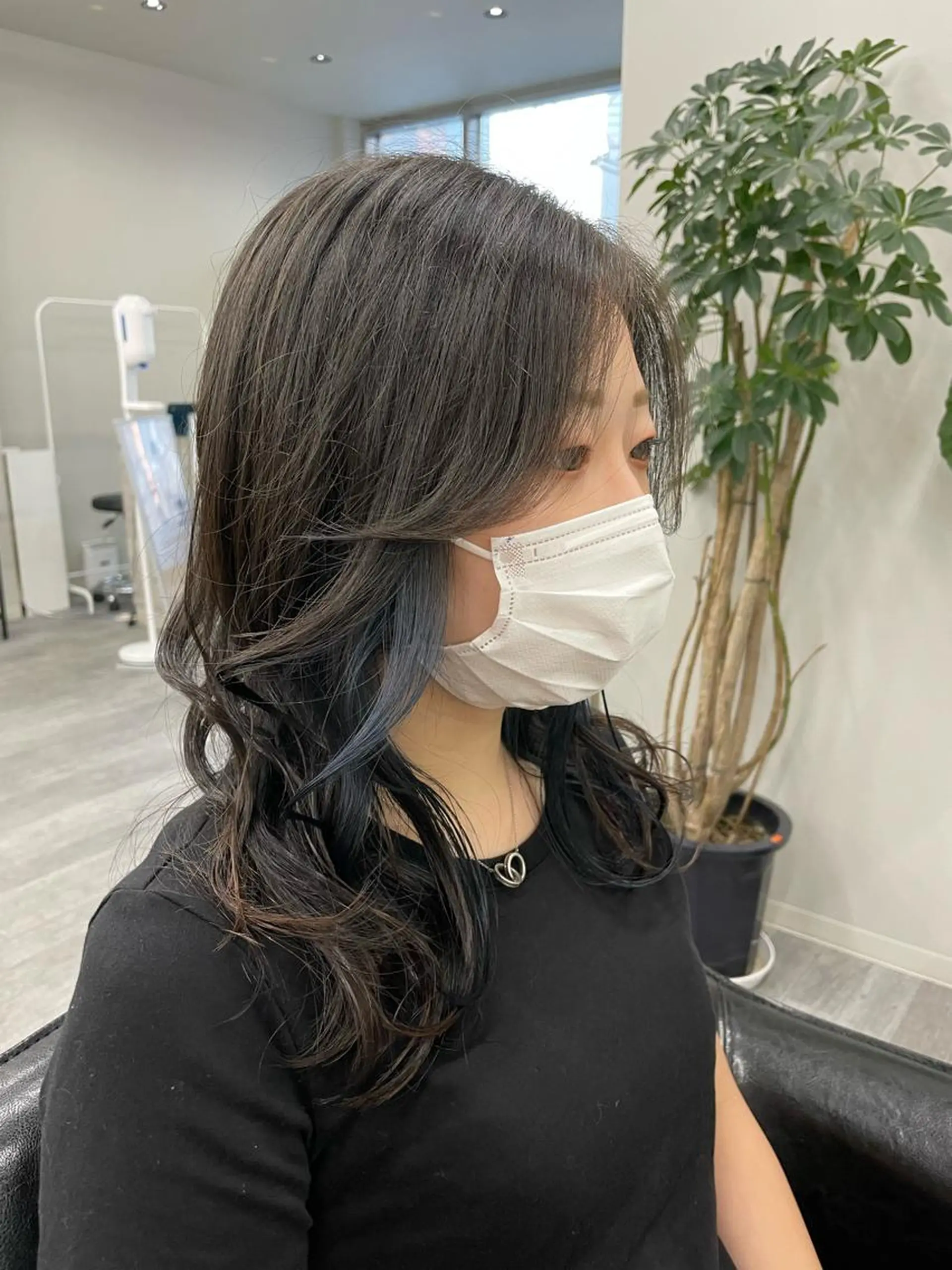 セミロング カラー ブルーカラー インナーカラー 顔周りカット ヘアカラー CHORD 四条河原町駅店　髪質改善&韓国風&ハイトーンカラー所属・けいと髪質改善 全年齢リピート多数のヘアスタイル