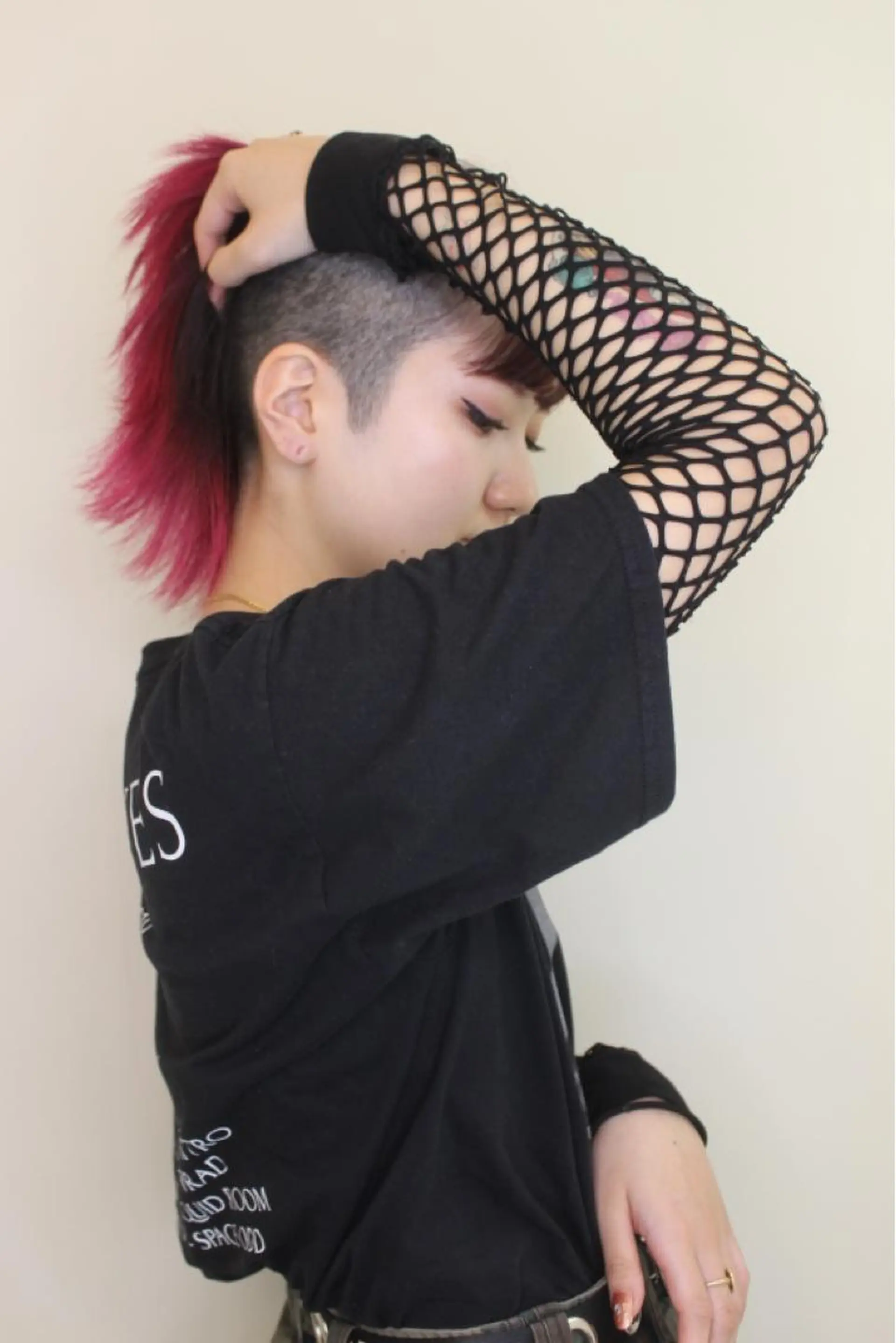 ショート レイヤーカット haco+所属・🌈派手髪エクステ ブレイズ🌈ひろとのヘアスタイル