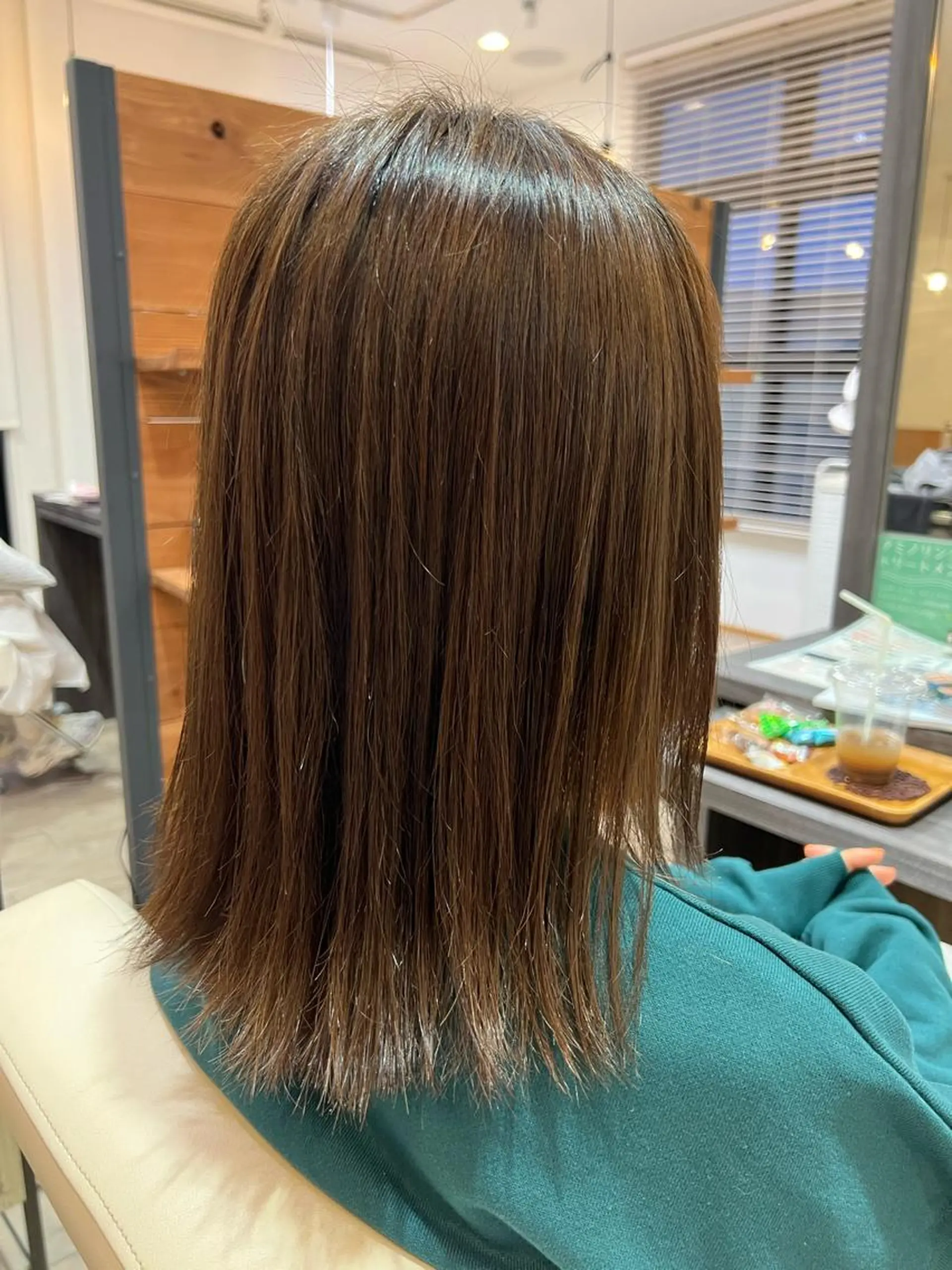 ミディアム ヘアカラー 縮毛矯正 井上 美春のヘアスタイル
