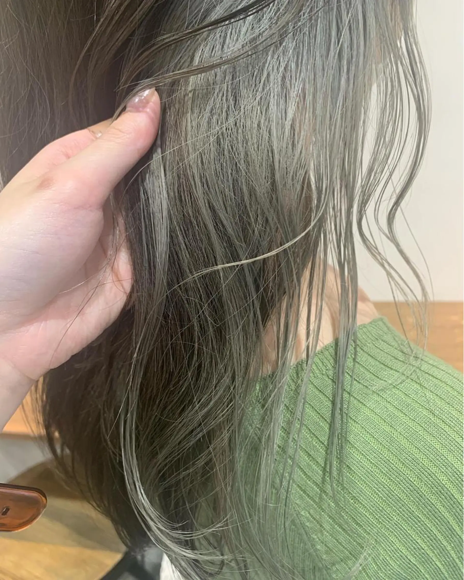 セミロング カラー ハイトーン/レイヤー 💜Akaneのヘアスタイル