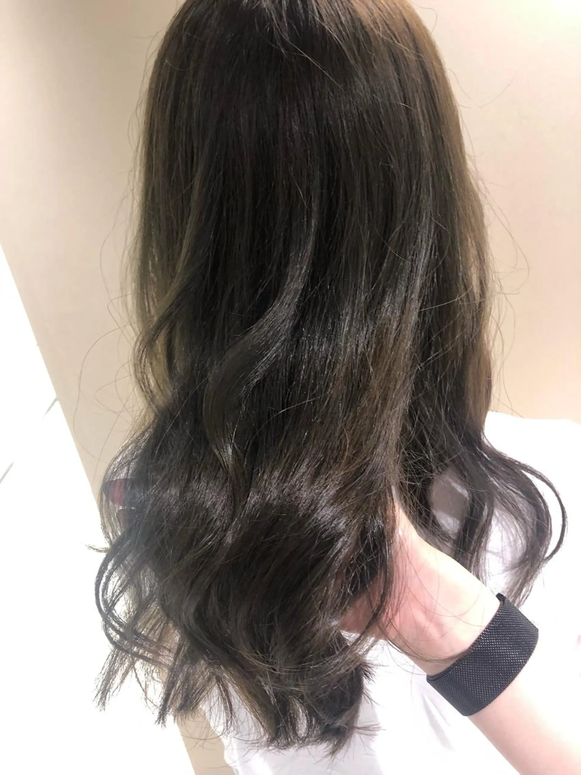 ロング カラー パーマ ヘアアレンジ ベージュカラー カット ヘアカラー トリートメント 【似合うが見つかる】 Hanaのヘアスタイル