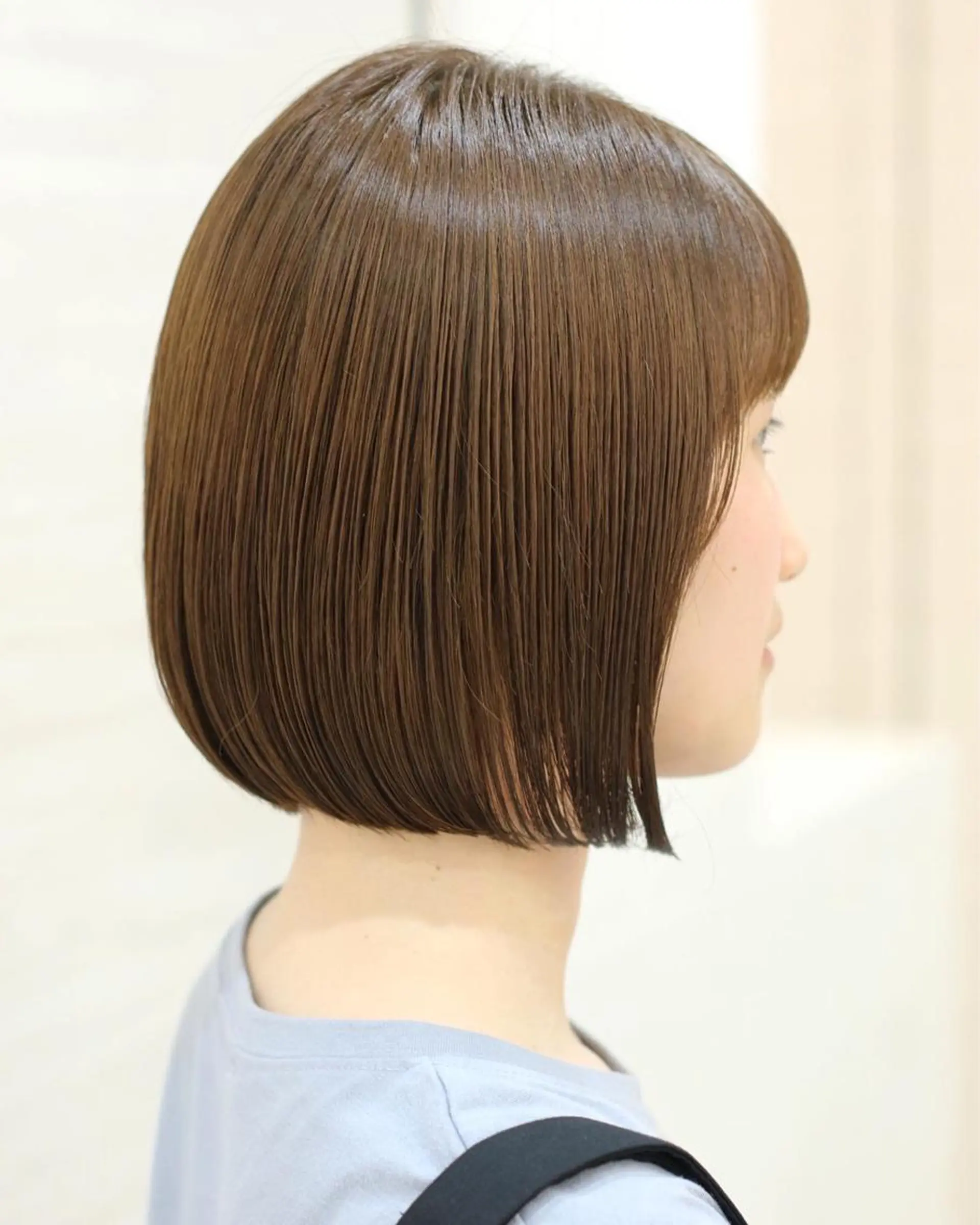 ミディアム カラー アッシュ ベージュカラー ボブ カット ヘアカラー トリートメント 斉藤 貴也のヘアスタイル