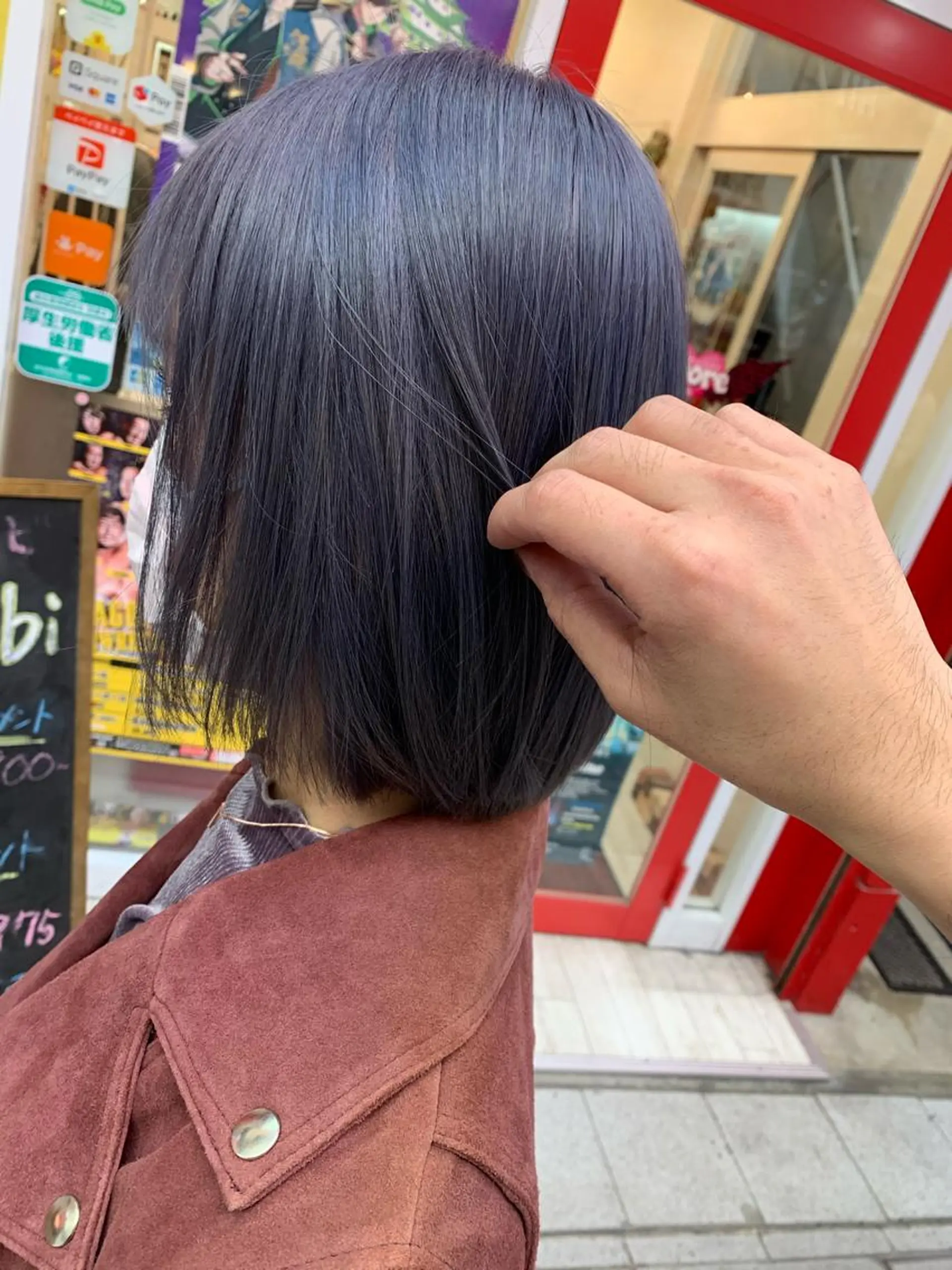 ミディアム カラー ヘアアレンジ ブルーカラー シルバー カット ヘアカラー 今村公介 ブリーチ特化、派手髪のヘアスタイル
