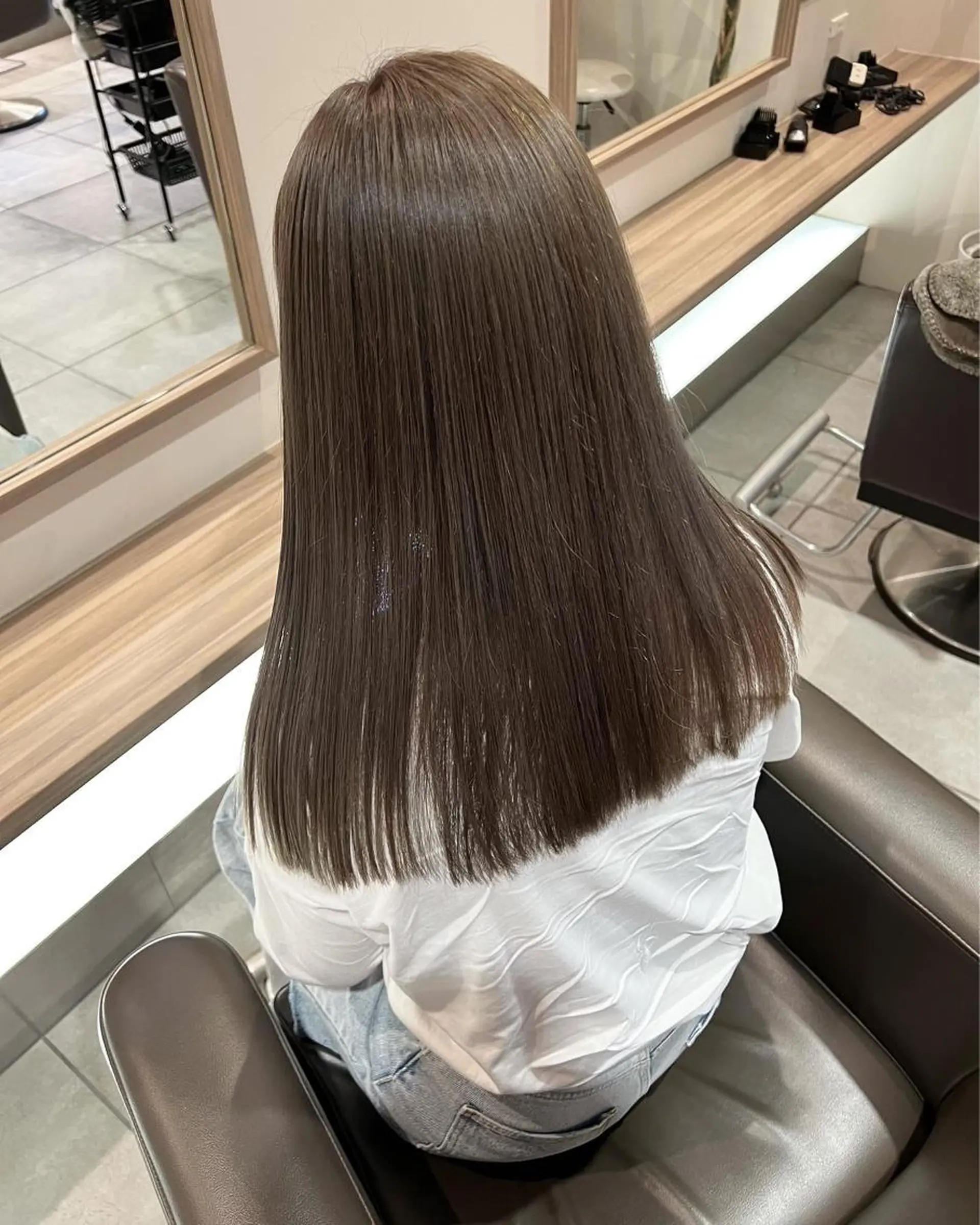 ロング カラー 透明感カラー グレージュ カット ヘアカラー 西村 美羽のヘアスタイル