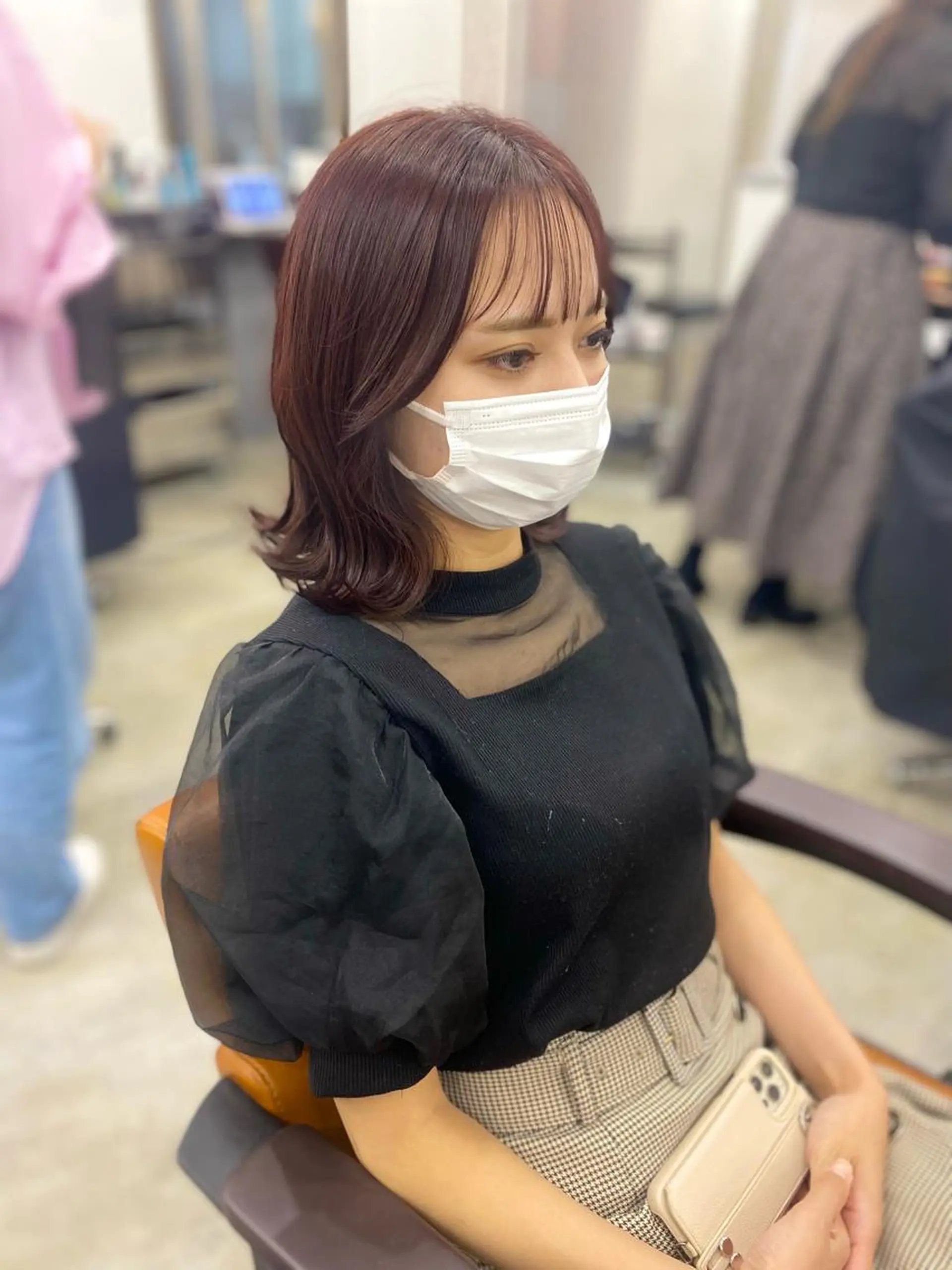 ミディアム カラー イルミナカラー くびれヘア 顔周りカット 韓国風ヘア オリーブ/アッシュ やわらか透明感カラーのヘアスタイル