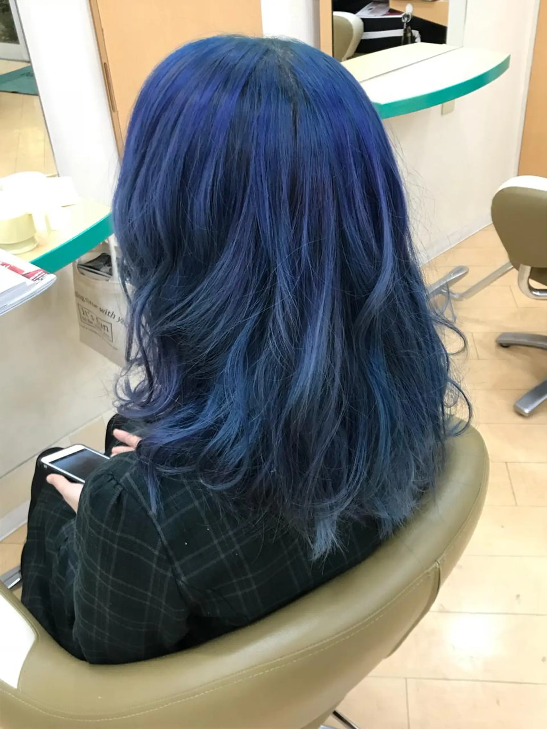 ミディアム 吉岡 智行のヘアスタイル