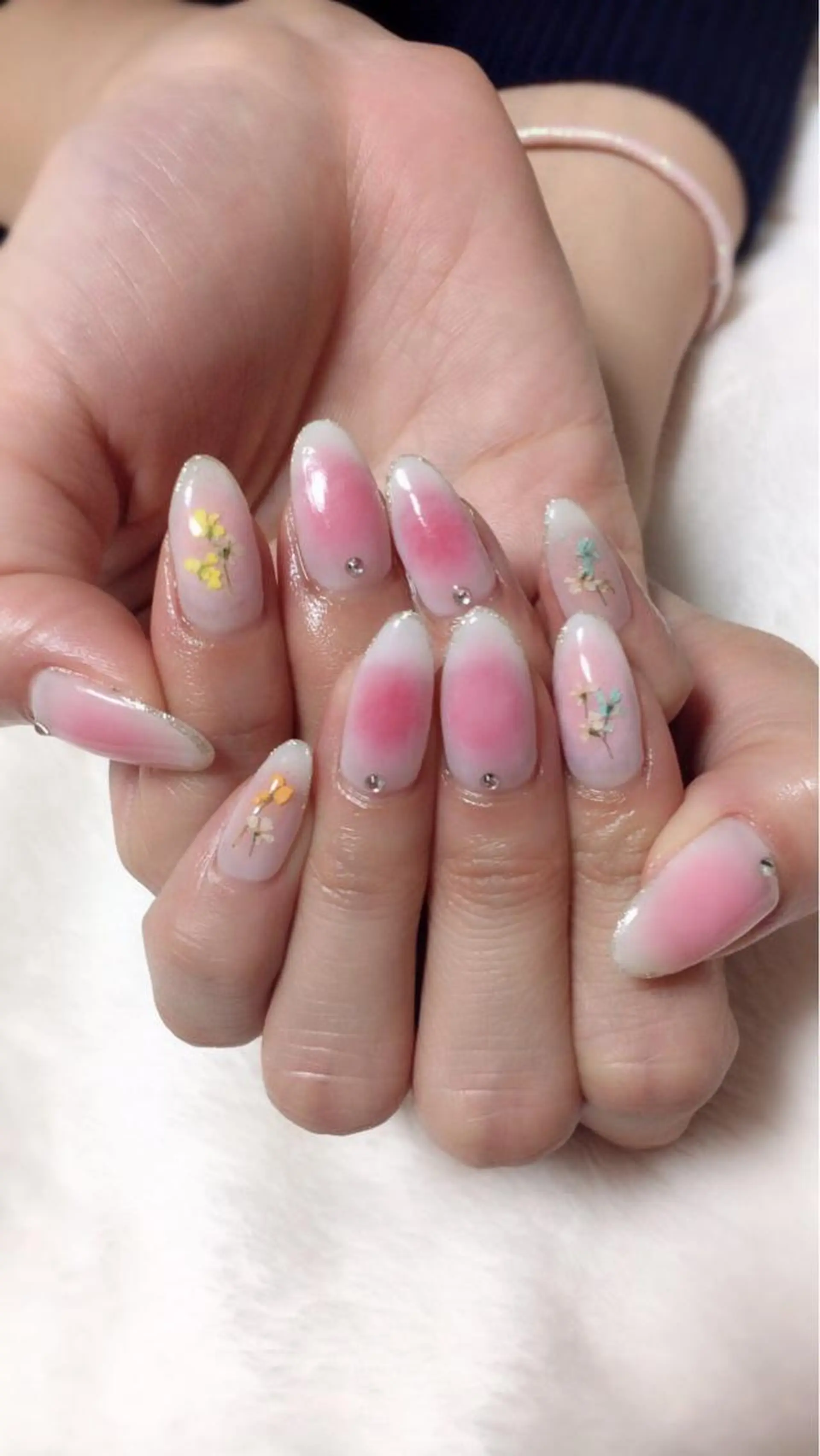 ネイル チークネイル フラワーネイル ハンドネイル Nail salon Atlantica所属・Nail salon ✩ アトランティカのネイルデザイン