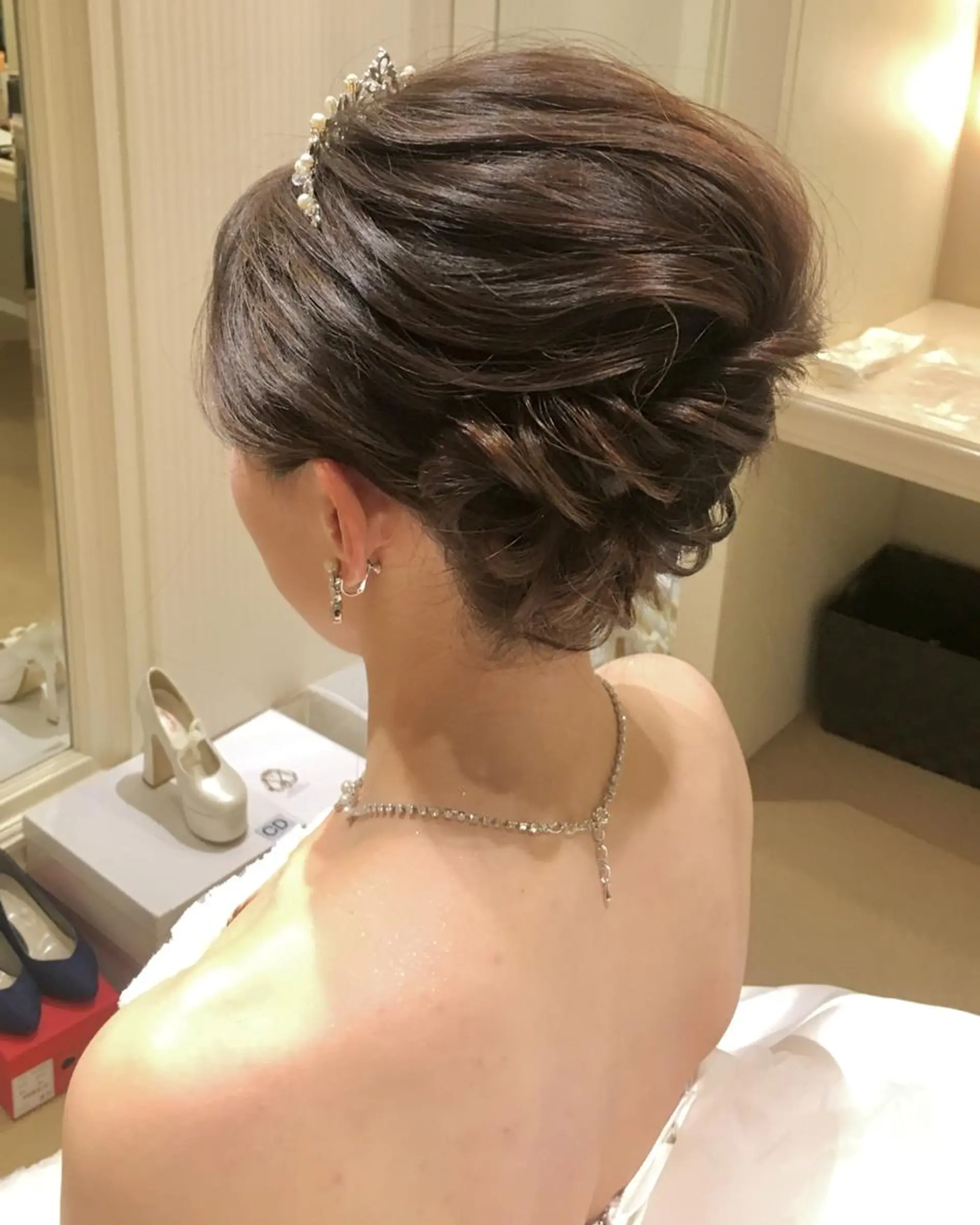 セミロング ヘアアレンジ 夜会巻き ヘアアンドメイクムタ 新居のヘアスタイル