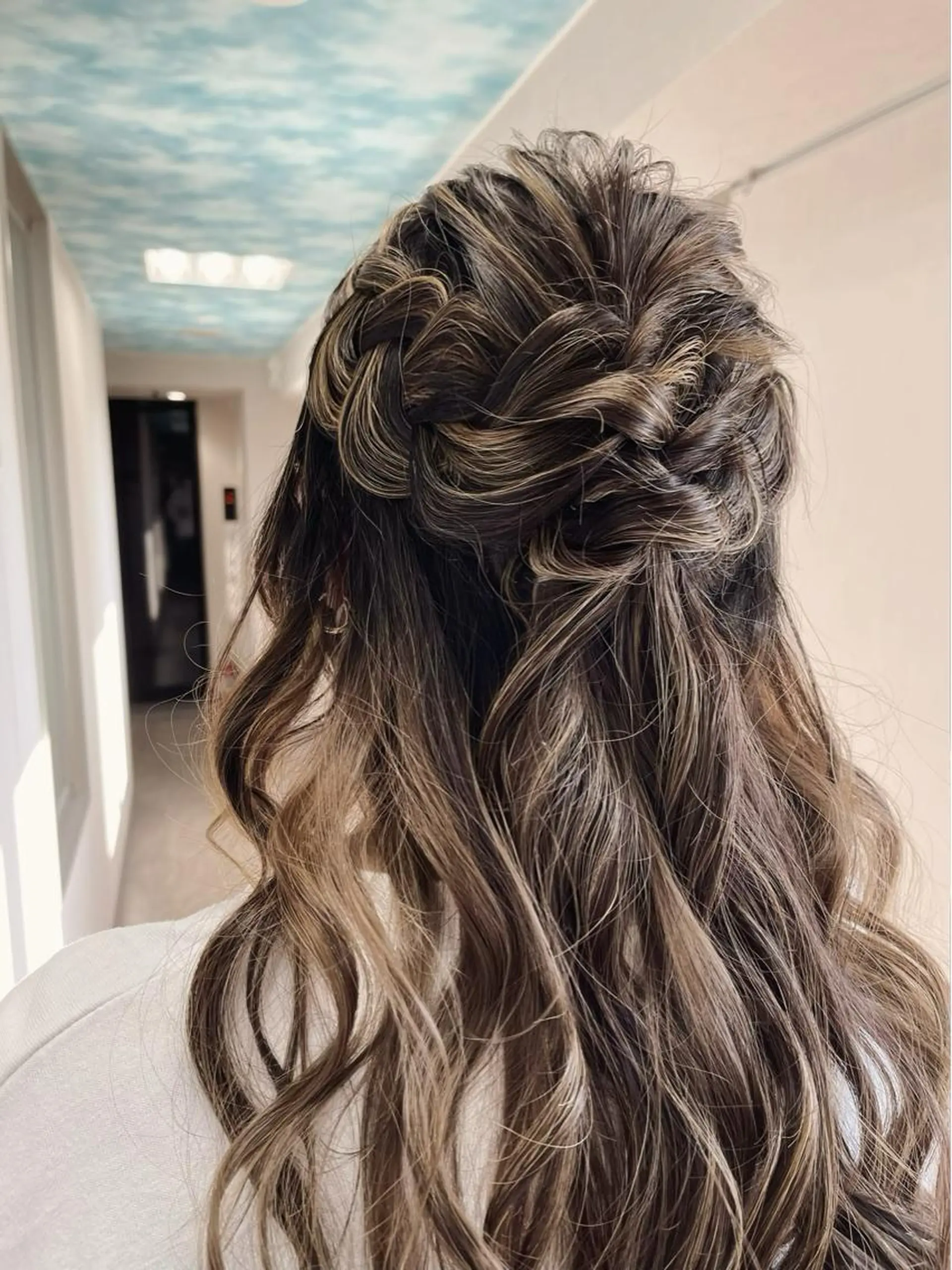 ロング カラー ヘアアレンジ ハーフアップ 着物ヘア 結婚式・ブライダル 卒業式のヘアスタイル 浴衣 ヘアセット 松井那津子 /ハイライトブリーチのヘアスタイル