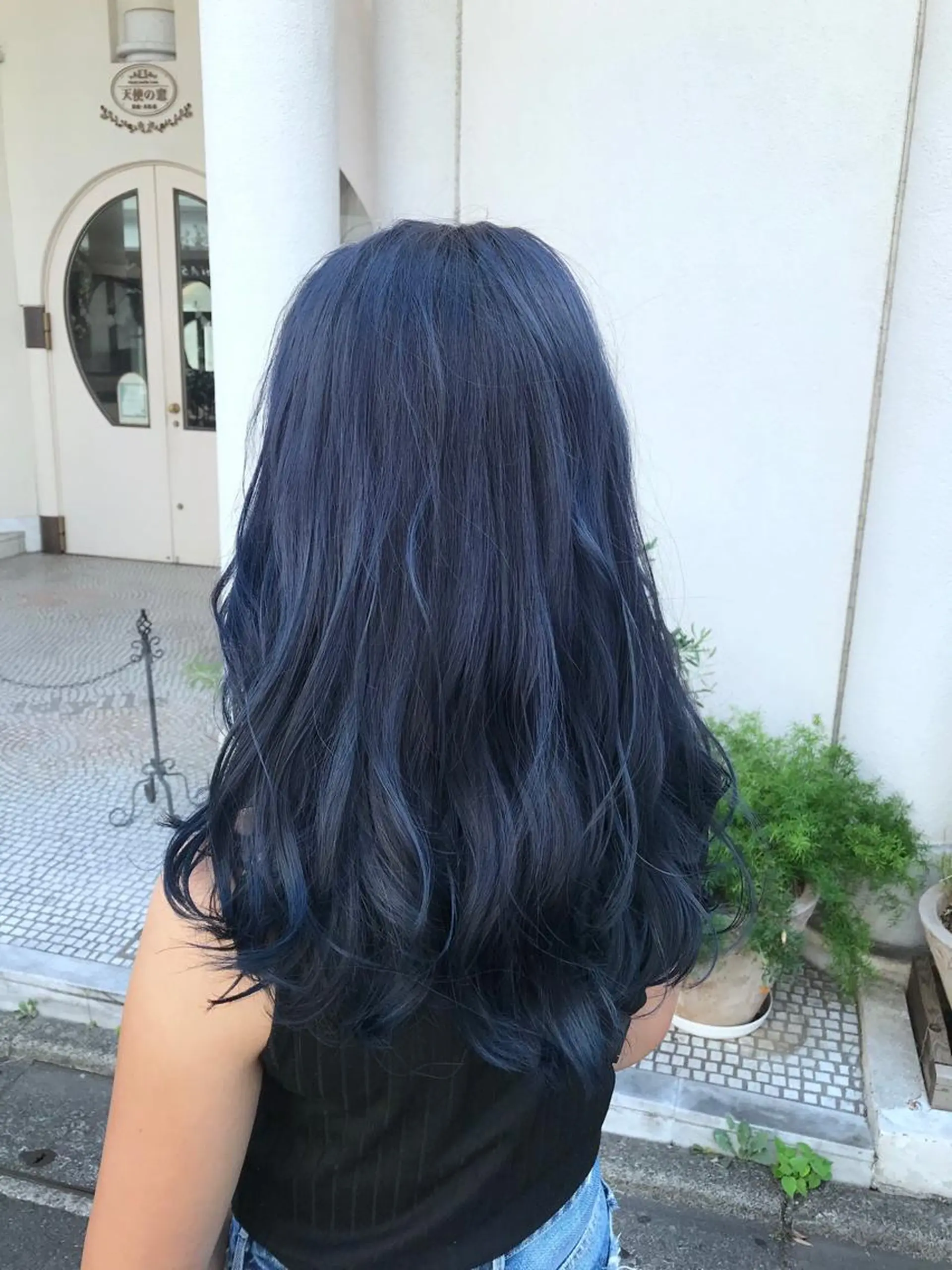 ロング カラー ブリーチ ブルーカラー ネイビーカラー a-o横浜所属・色落ちまでキレイに！ ！女性サロンのヘアスタイル