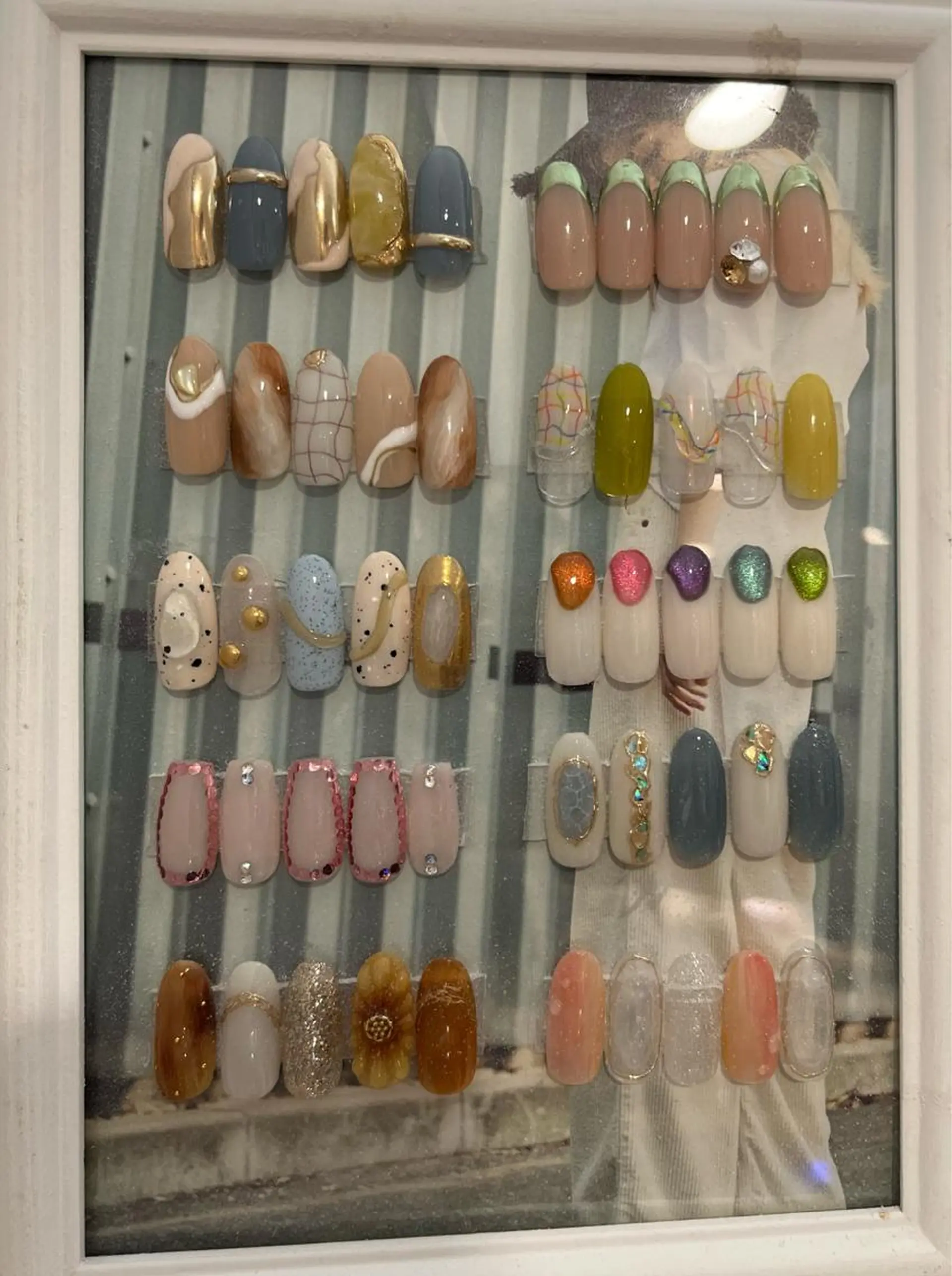 ネイル 小川 奈々花のネイルデザイン