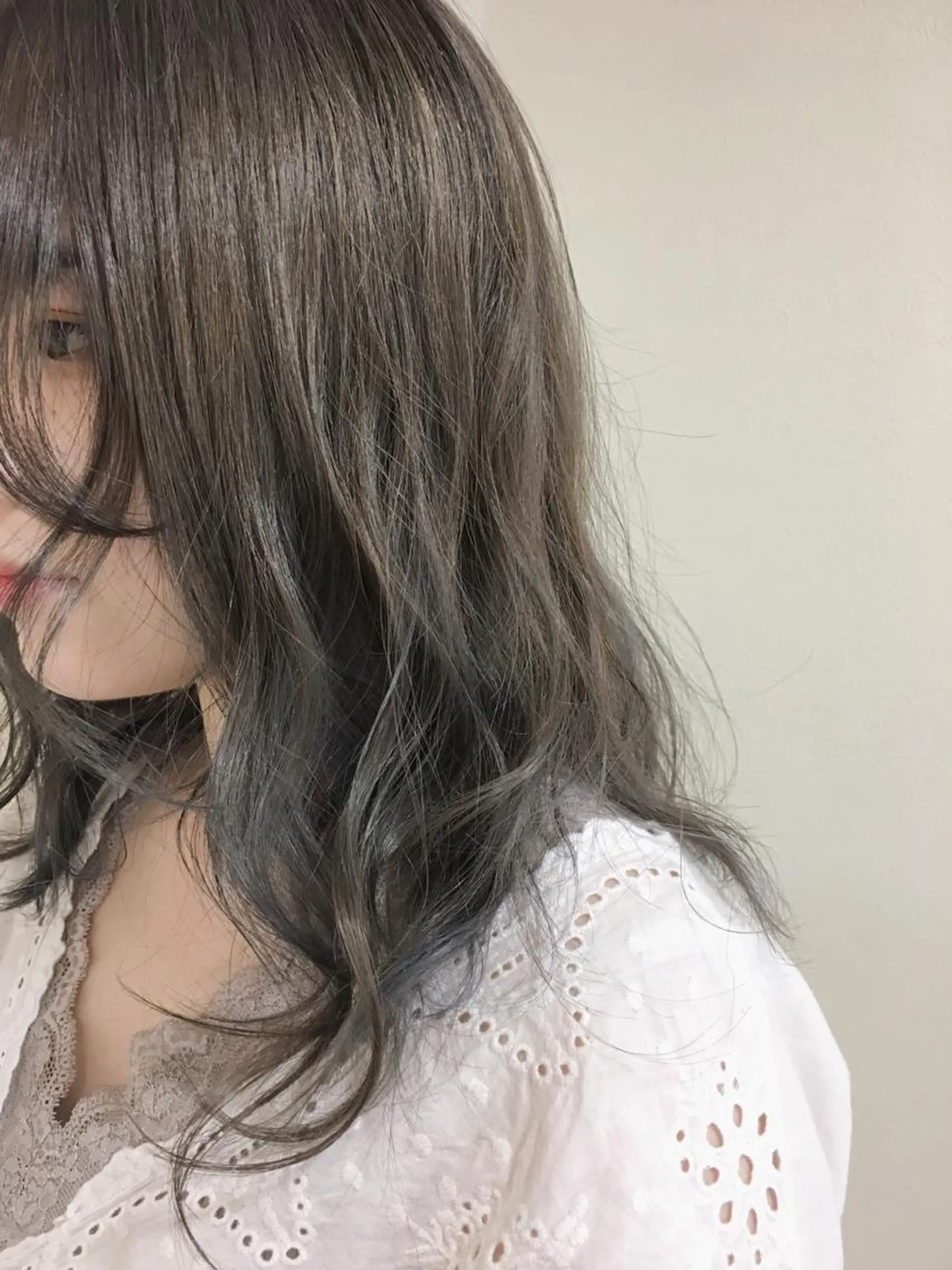 セミロング カラー 工藤 綾華のヘアスタイル