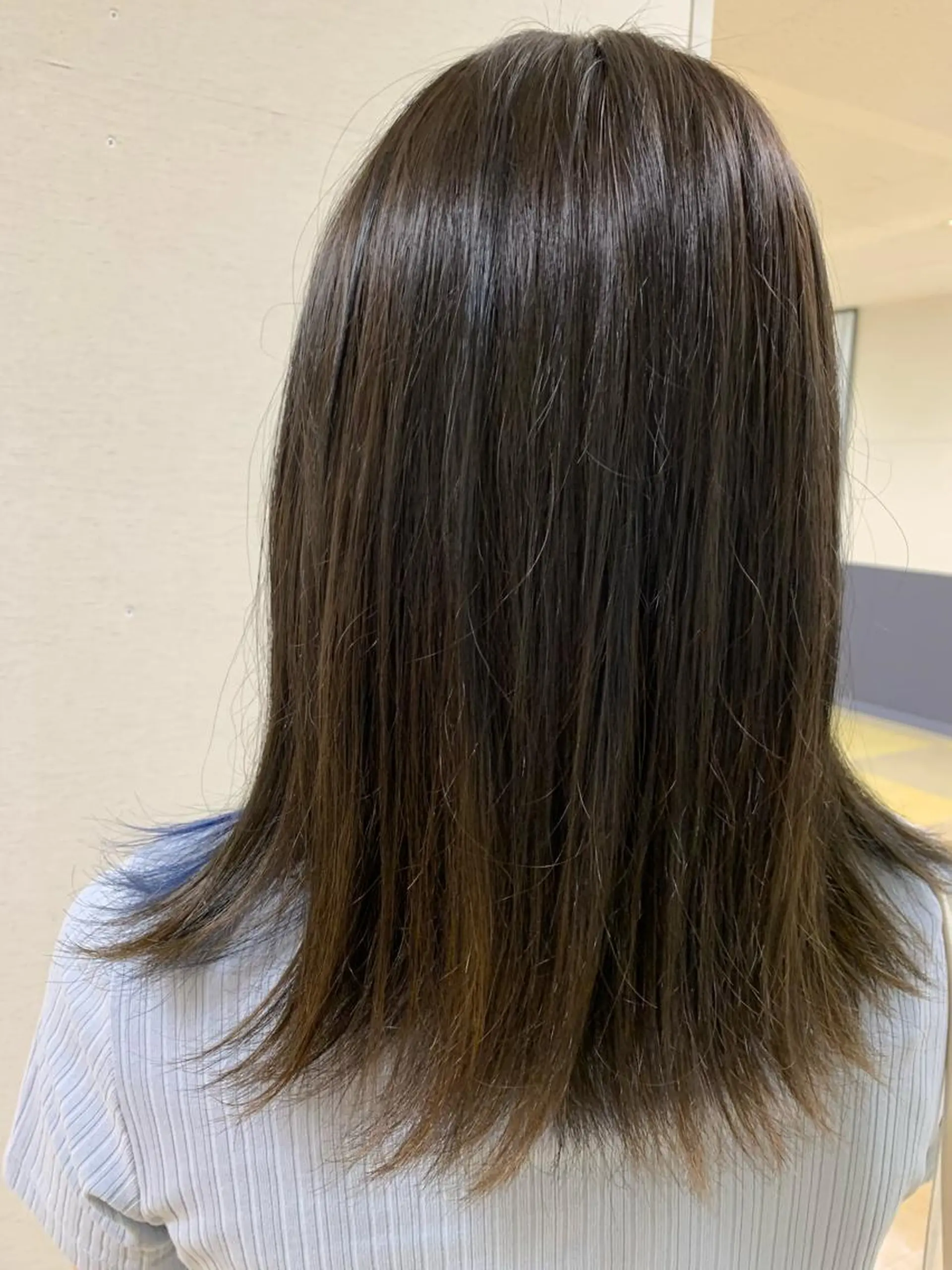 ミディアム カラー アッシュ ブルーカラー ブルーアッシュ 高橋友里亜 /フリーランスのヘアスタイル