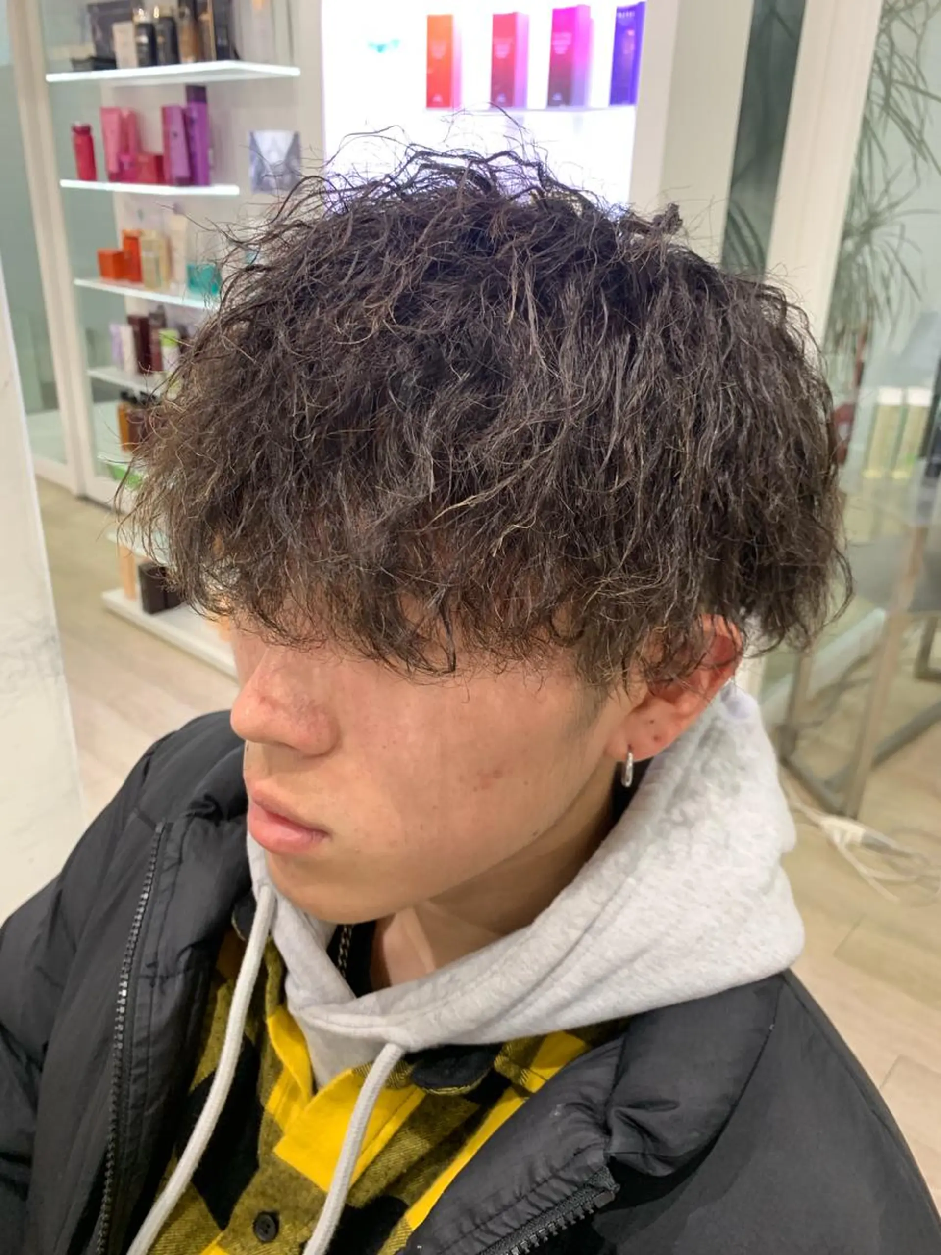ショート メンズ メンズパーマ メンズツイストパーマ ツイストパーマ カット パーマ 西村あきや トレンド韓国ヘアのヘアスタイル