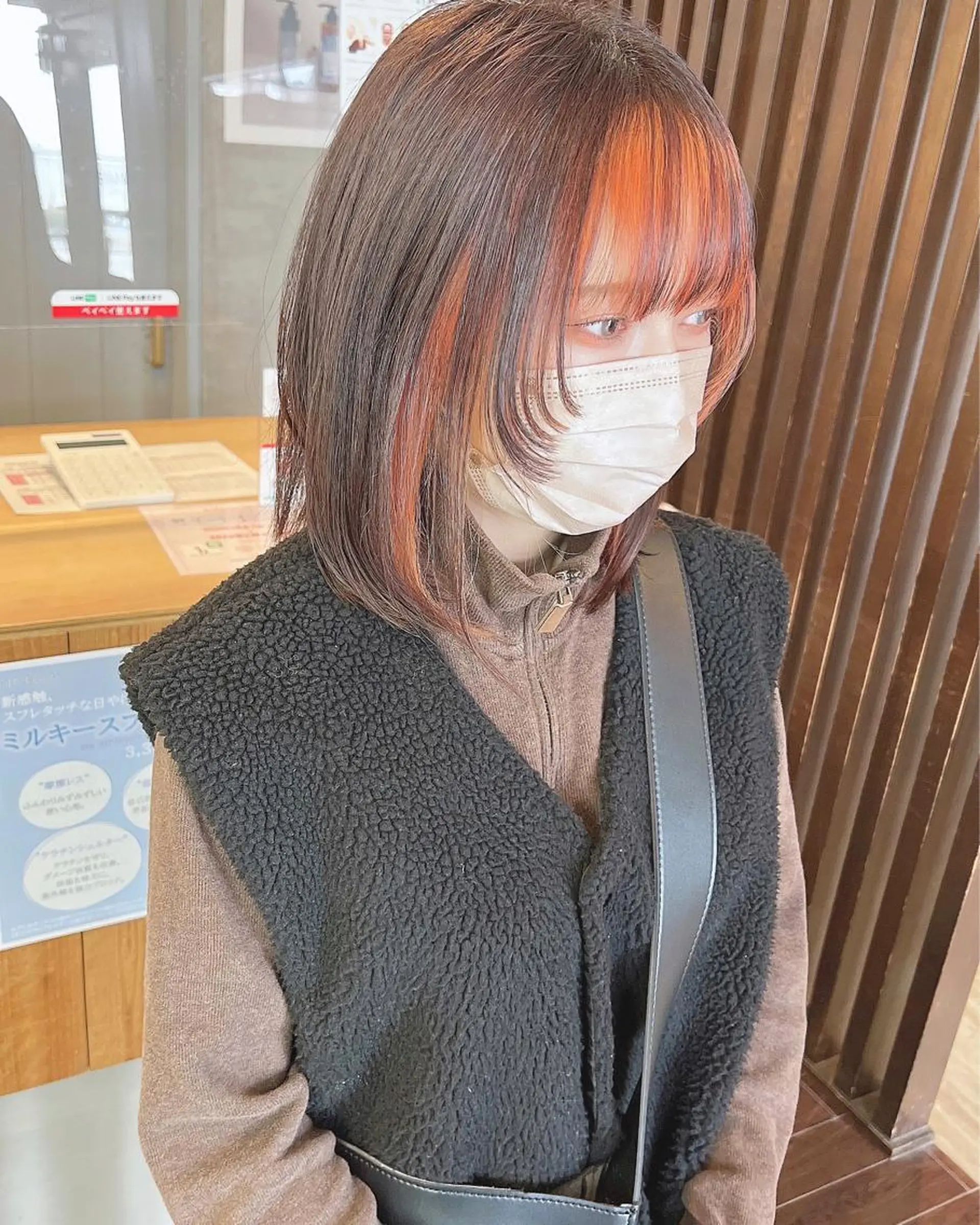 ミディアム カラー インナーカラー オレンジ 具志 正太のヘアスタイル