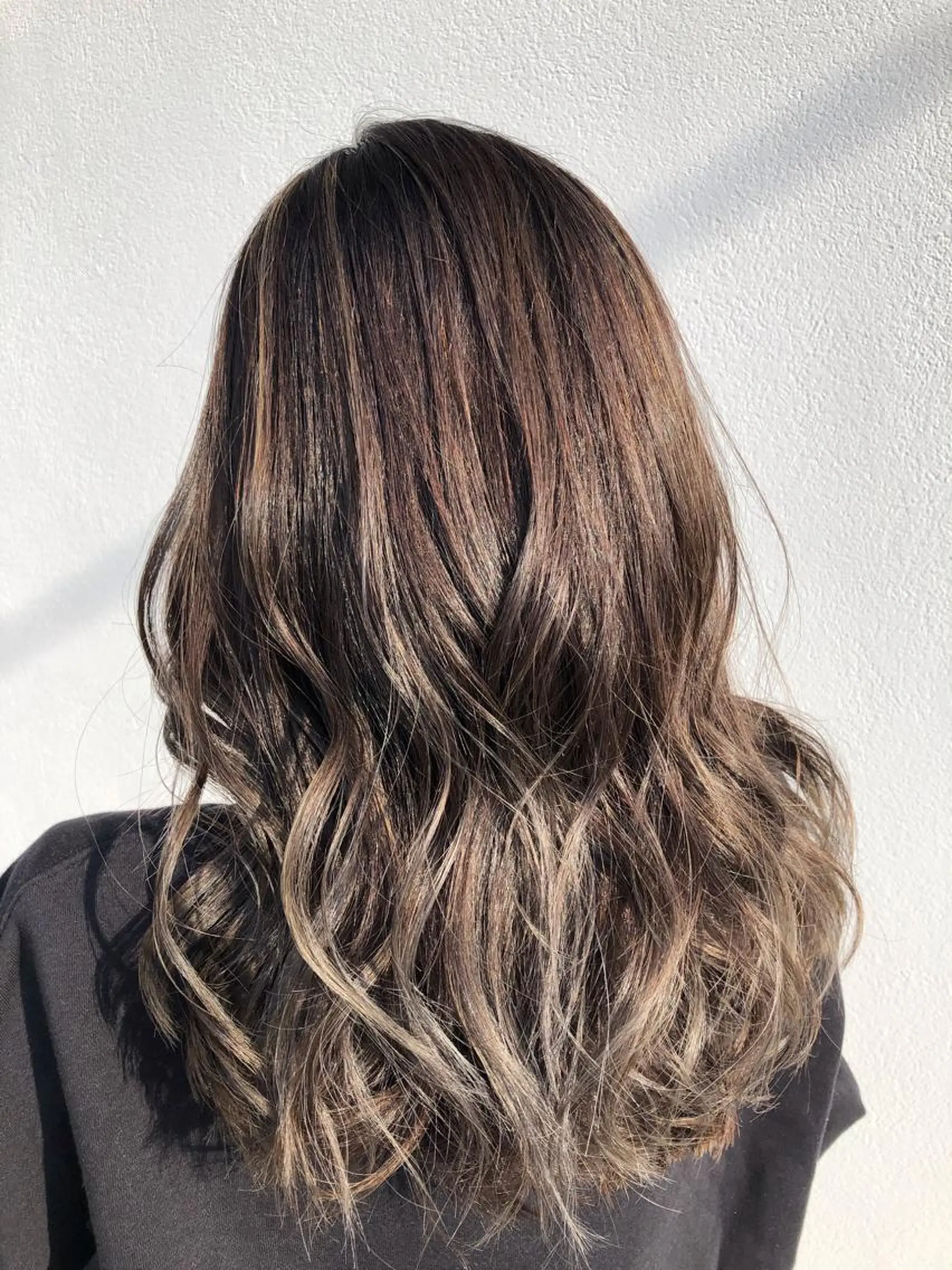 セミロング カラー ベージュカラー ブリーチ グラデーションカラー ミルクティーベージュ ⚡️メンズ/波巻き/ 片岡篤宣/水戸⚡️のヘアスタイル