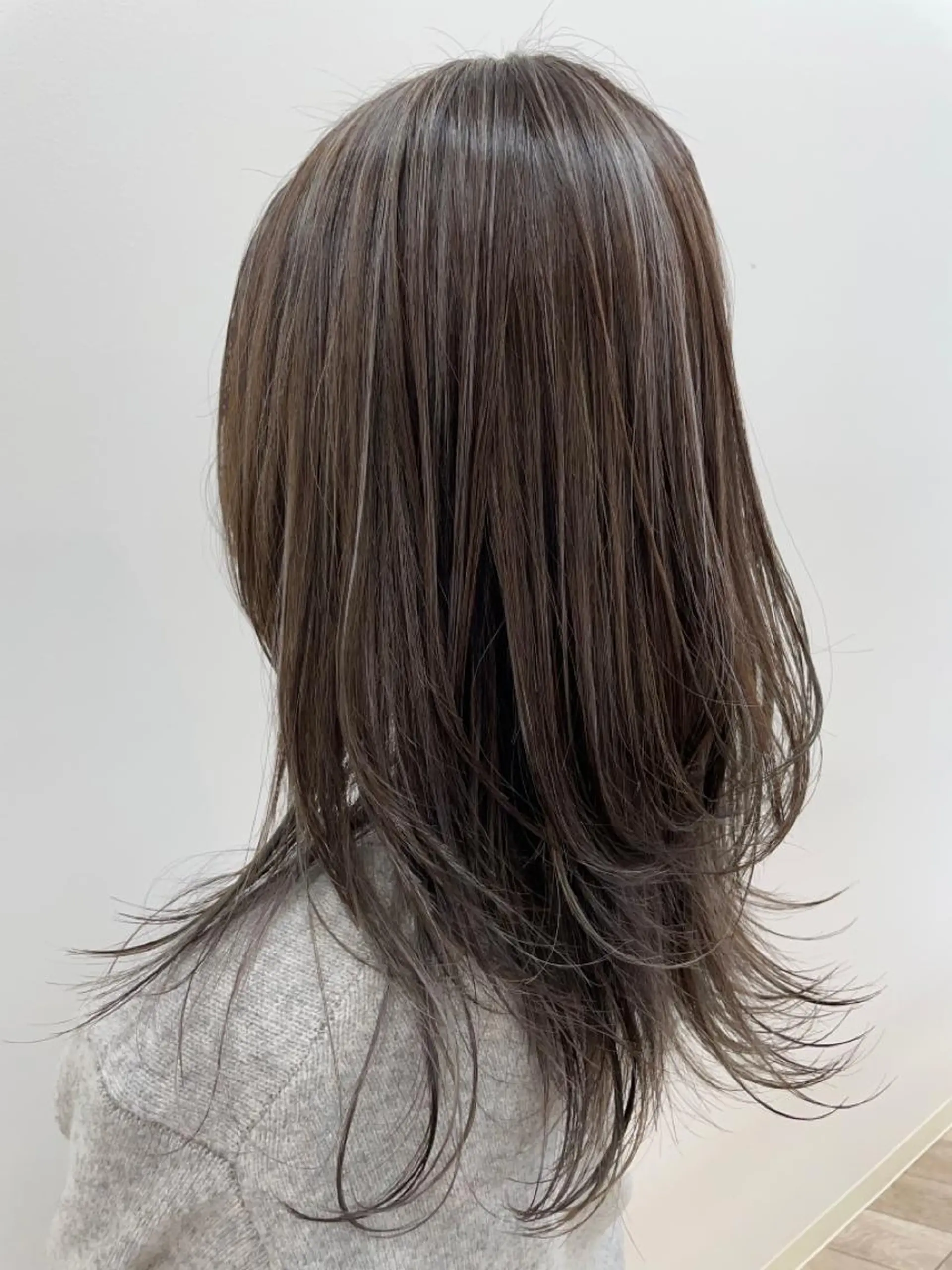 セミロング ハイライト eL HAIR SALON なんば店所属・ブリーチカラー特化 /焼田貴明のヘアスタイル