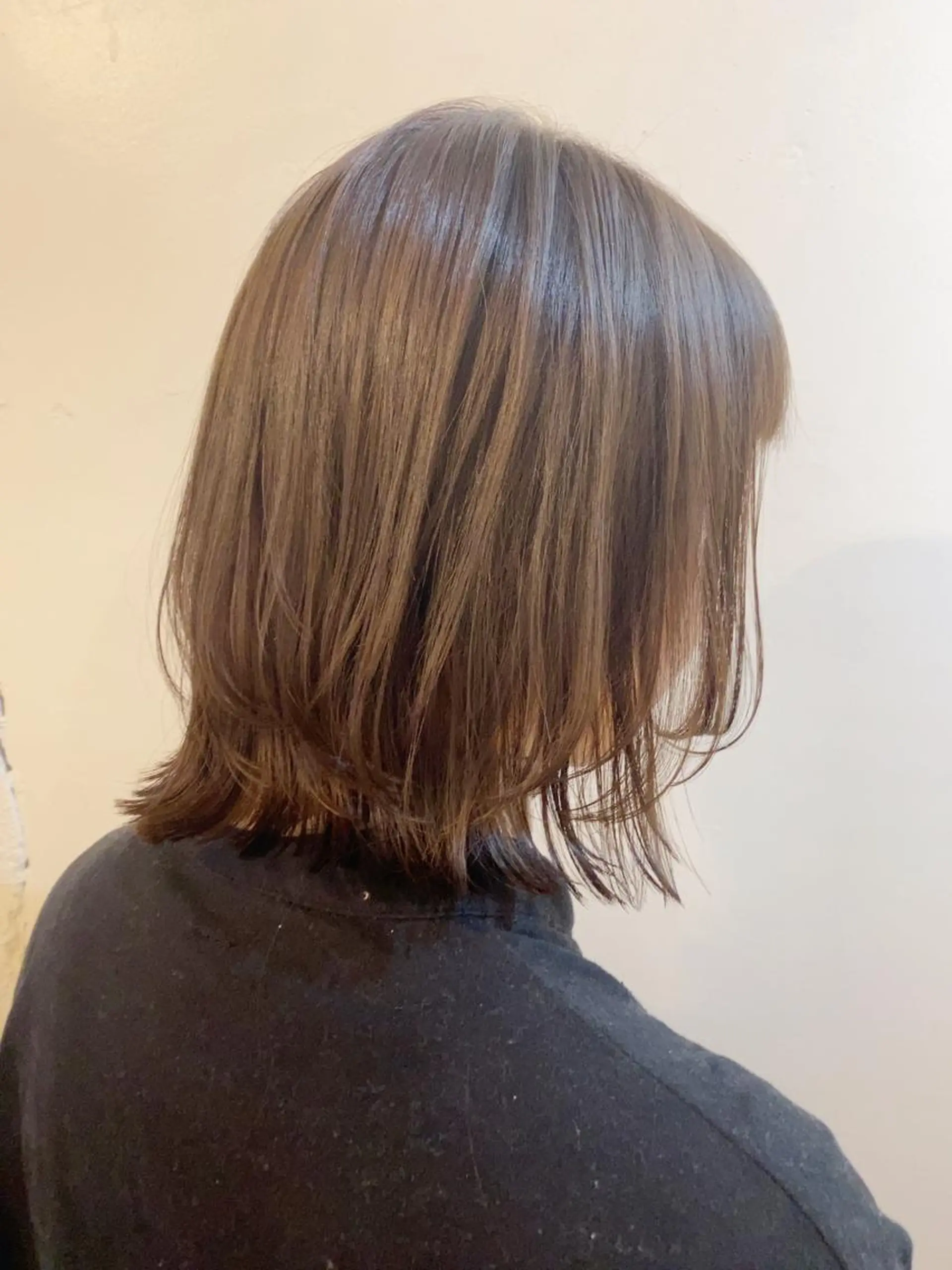 ミディアム カラー ベージュカラー ブリーチ ブリーチなしカラー stylist🎨 aye牧野莉香のヘアスタイル