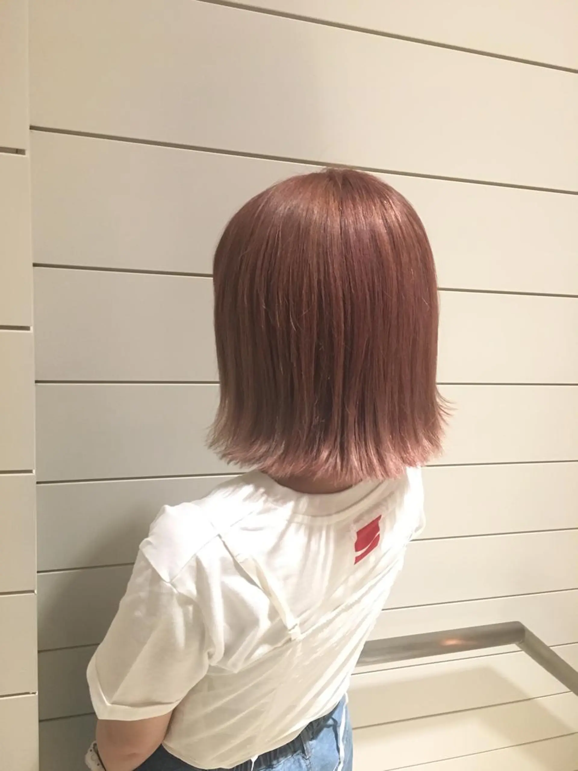 ミディアム カラー ピンクカラー 鍵山 千秋のヘアスタイル