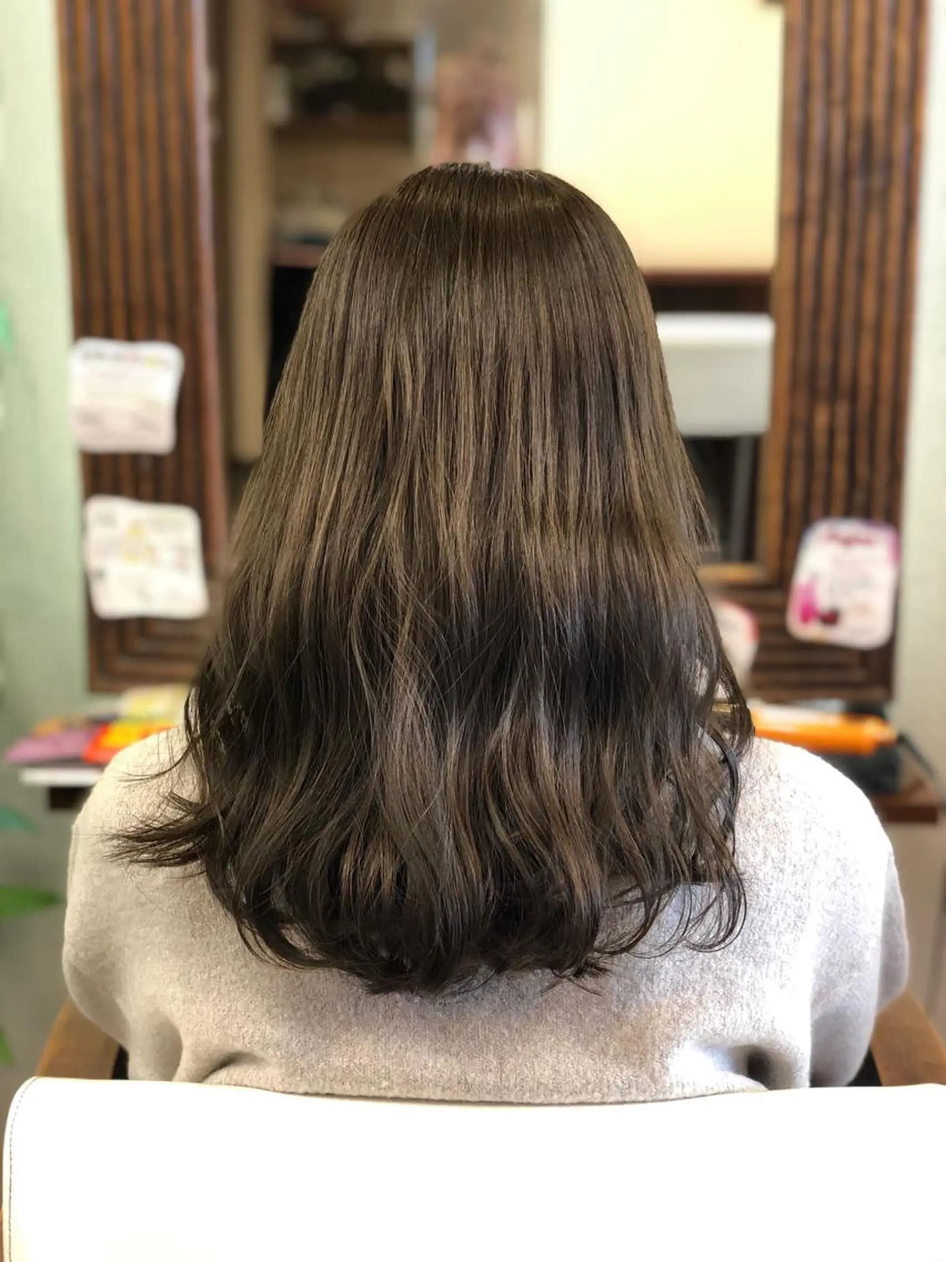 ミディアム カラー カット ヘアカラー トリートメント 加藤 瑠美のヘアスタイル