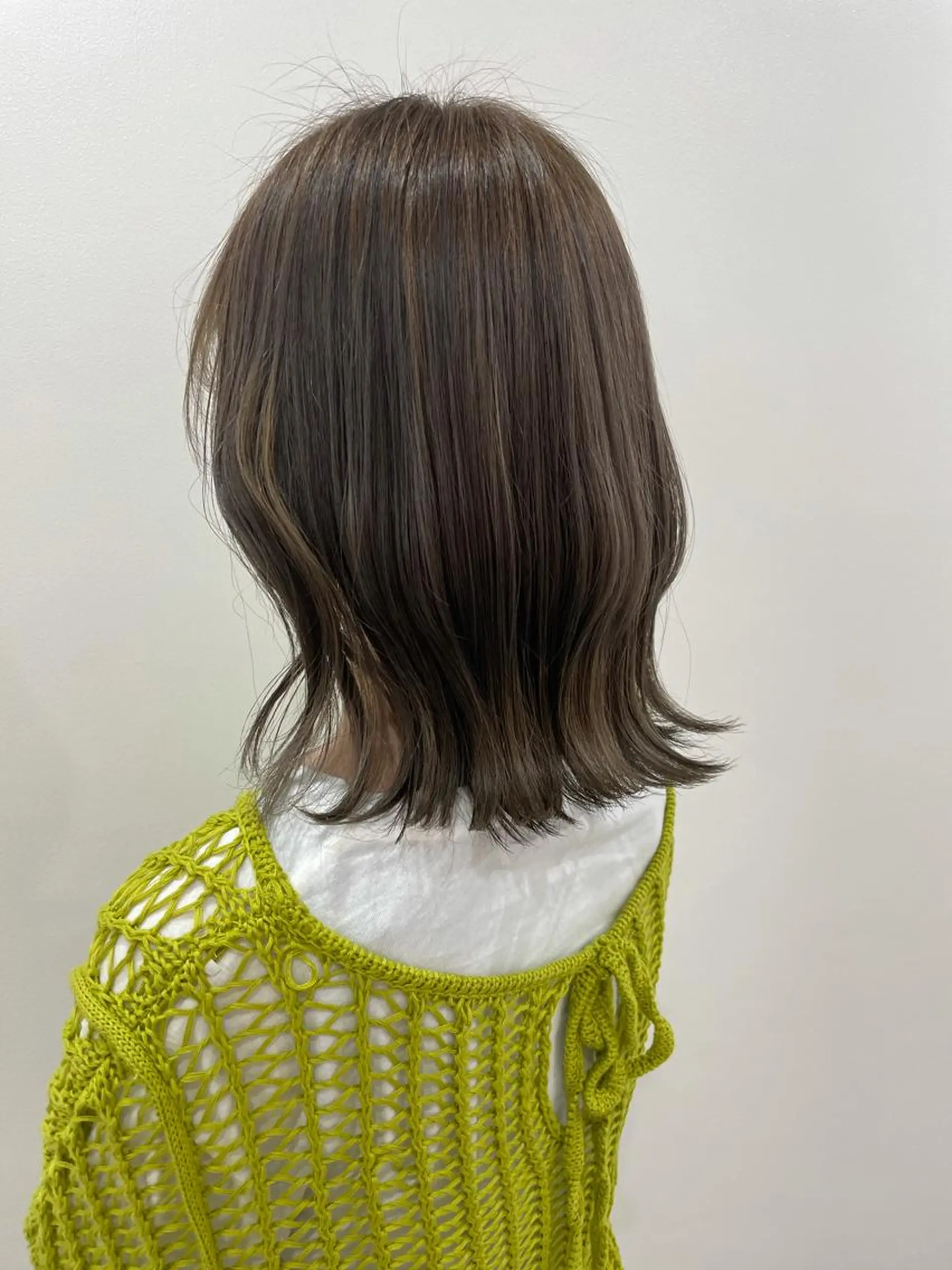 ミディアム カラー akane .のヘアスタイル