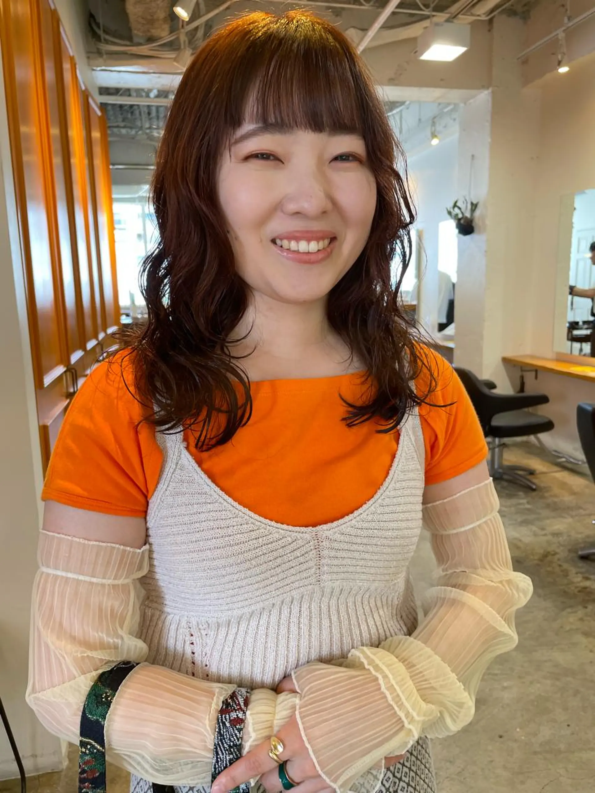 ミディアム カラー パーマ ベージュカラー オレンジ オレンジベージュ カット ヘアカラー パーマ トリートメント レイヤー／似合わせ TAKUYAのヘアスタイル