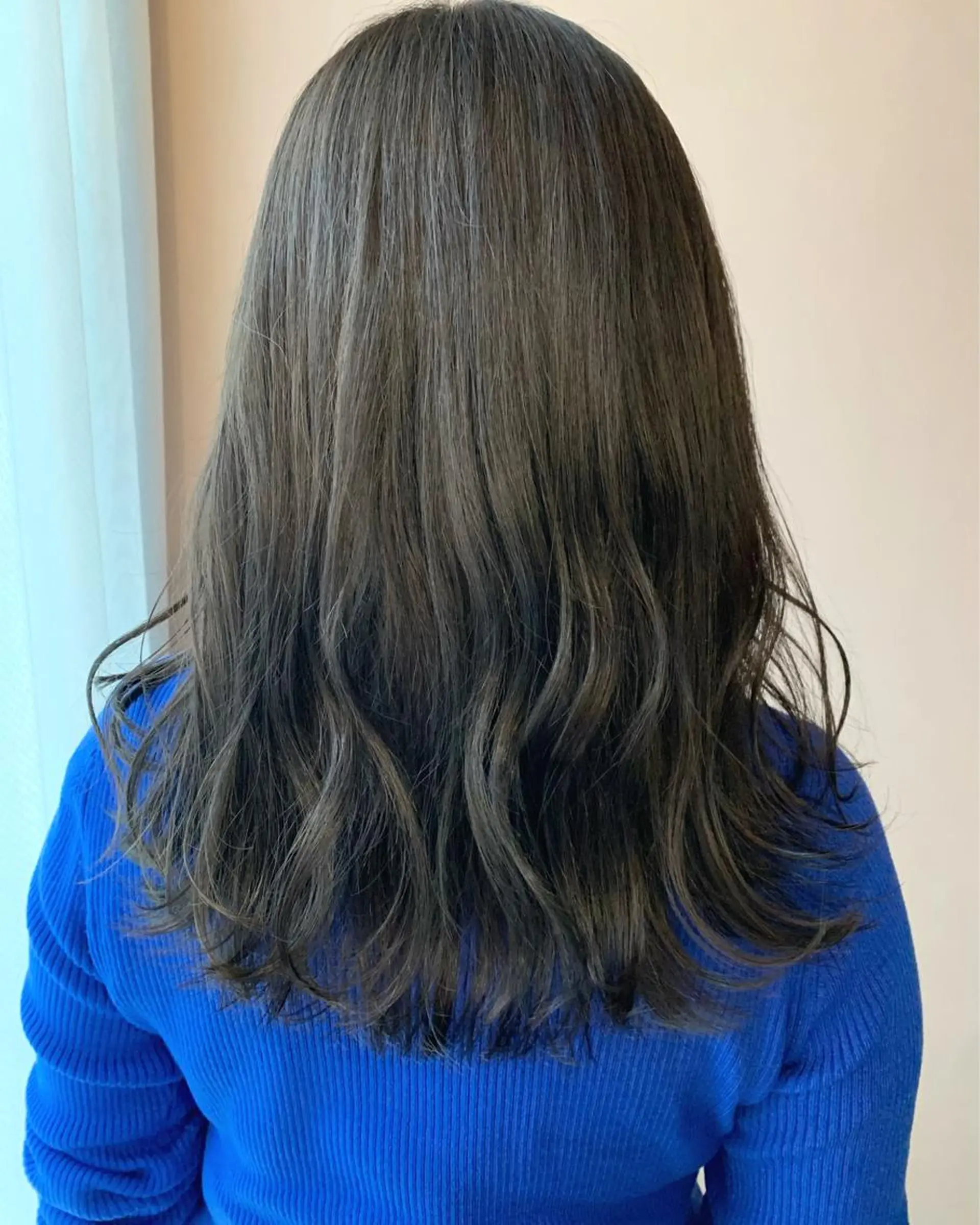 ロング カラー アッシュ アッシュグレー カット ヘアカラー トリートメント hub hair レイヤー/透明感のヘアスタイル