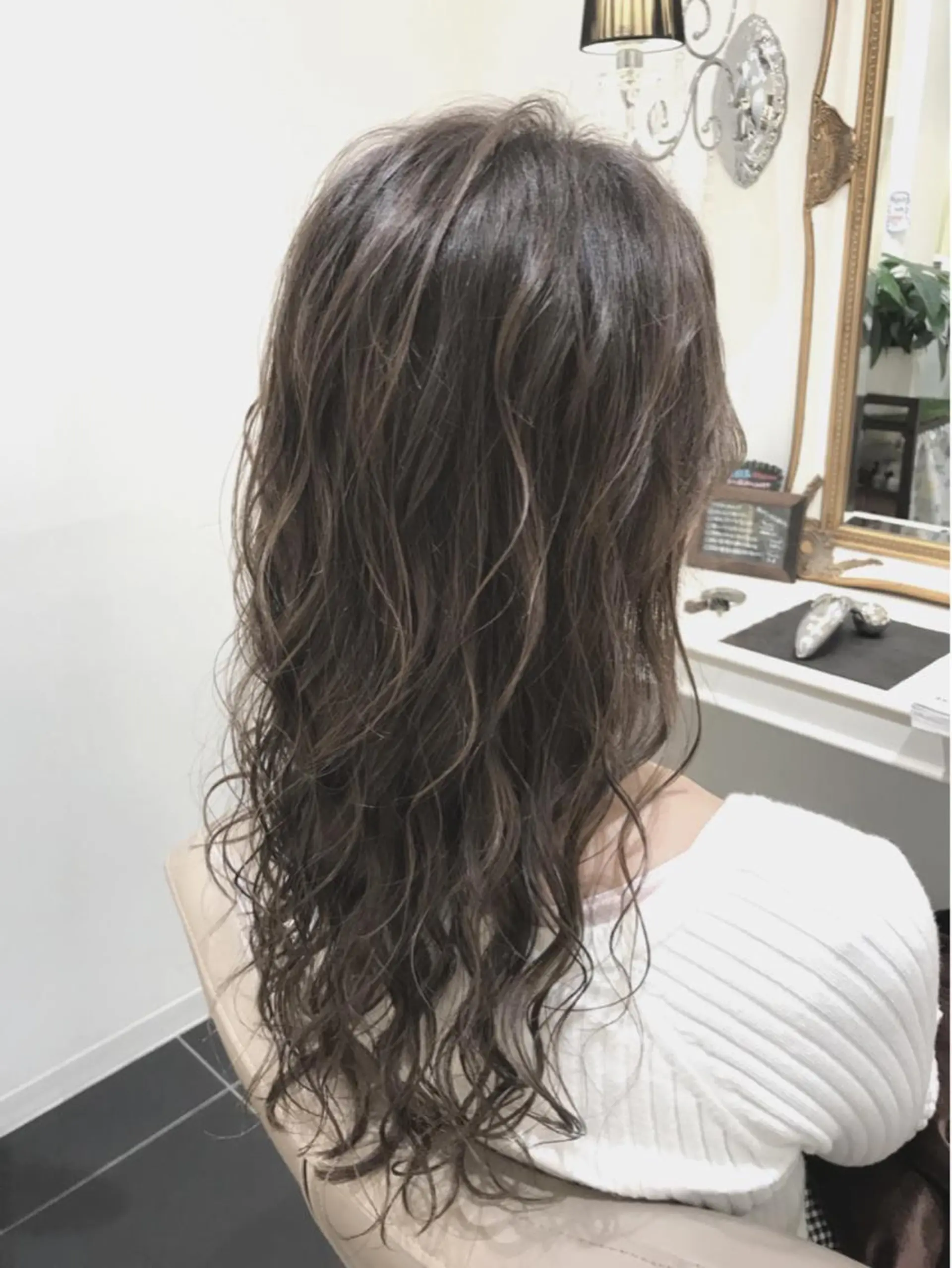 セミロング カラー 透明感カラー グレージュ ハイライトカラー ハイライト 山崎俊輔/髪質改善 /バレイヤージュのヘアスタイル