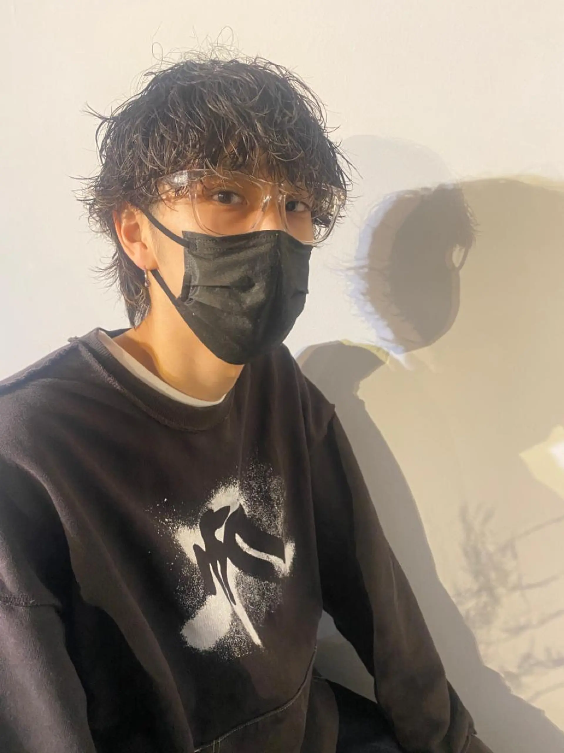 ミディアム パーマ メンズ ミディアムパーマ メンズブリーチ コンマヘア フェードカット メンズハイライト 🔹YUTA🔹 メンズパーマのヘアスタイル