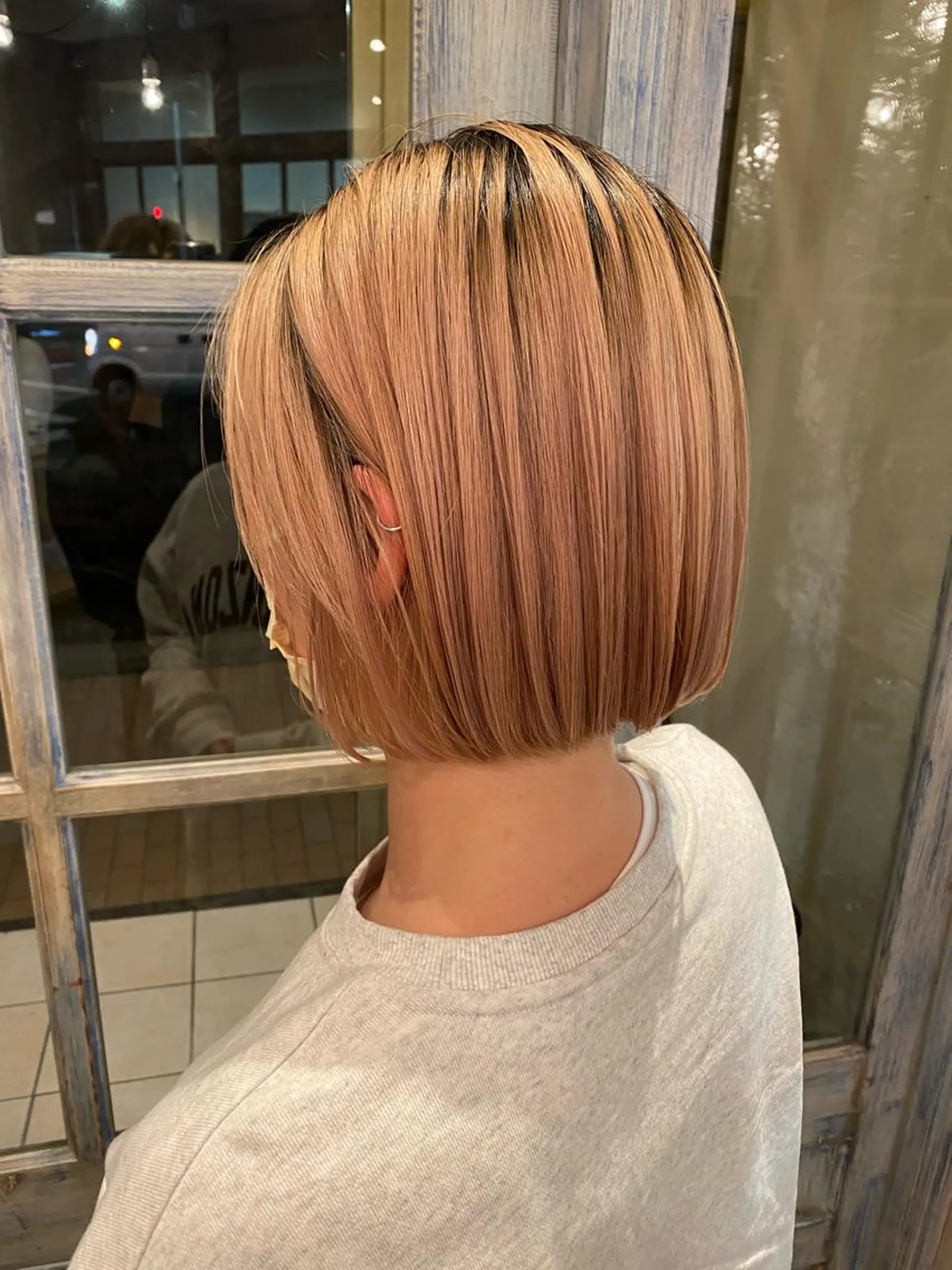 ショート ボブ amie by afloat(エイミーバイアフロート)所属・井上 日菜乃のヘアスタイル