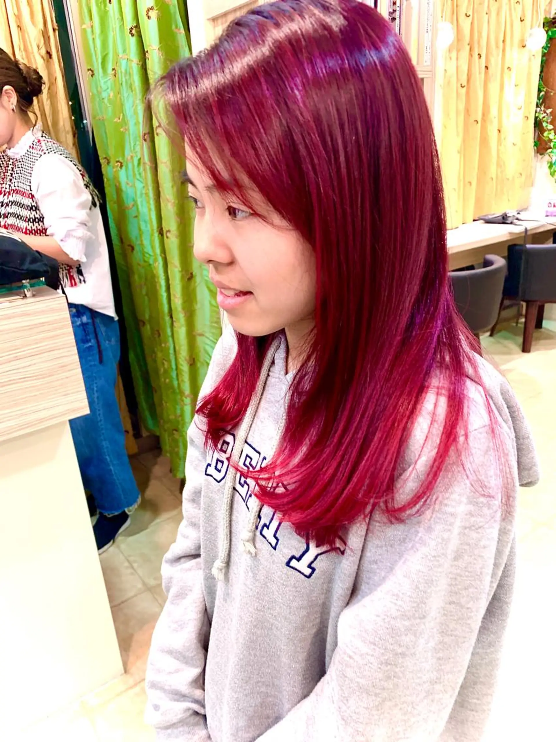 ロング カラー ブリーチ レッドカラー nishimura makotoのヘアスタイル