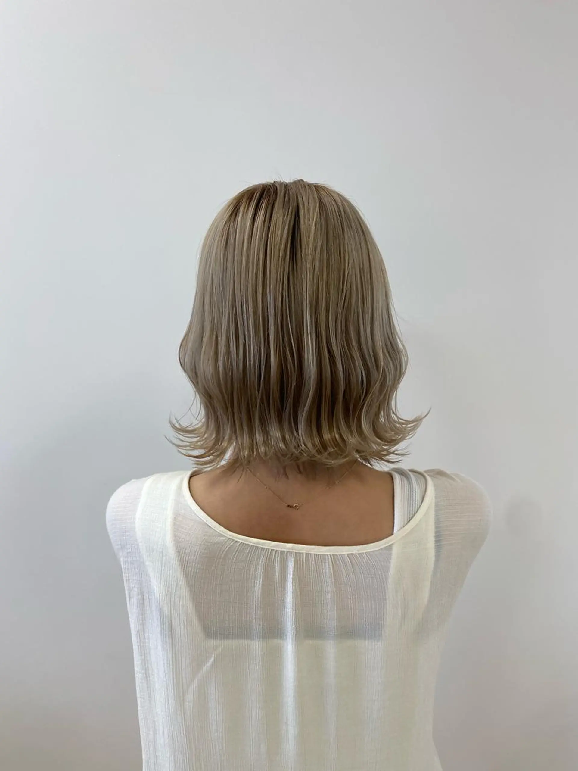 ミディアム カラー ハイトーンカラー ハイトーン/ウルフ /レイヤー/坂野幸伸のヘアスタイル