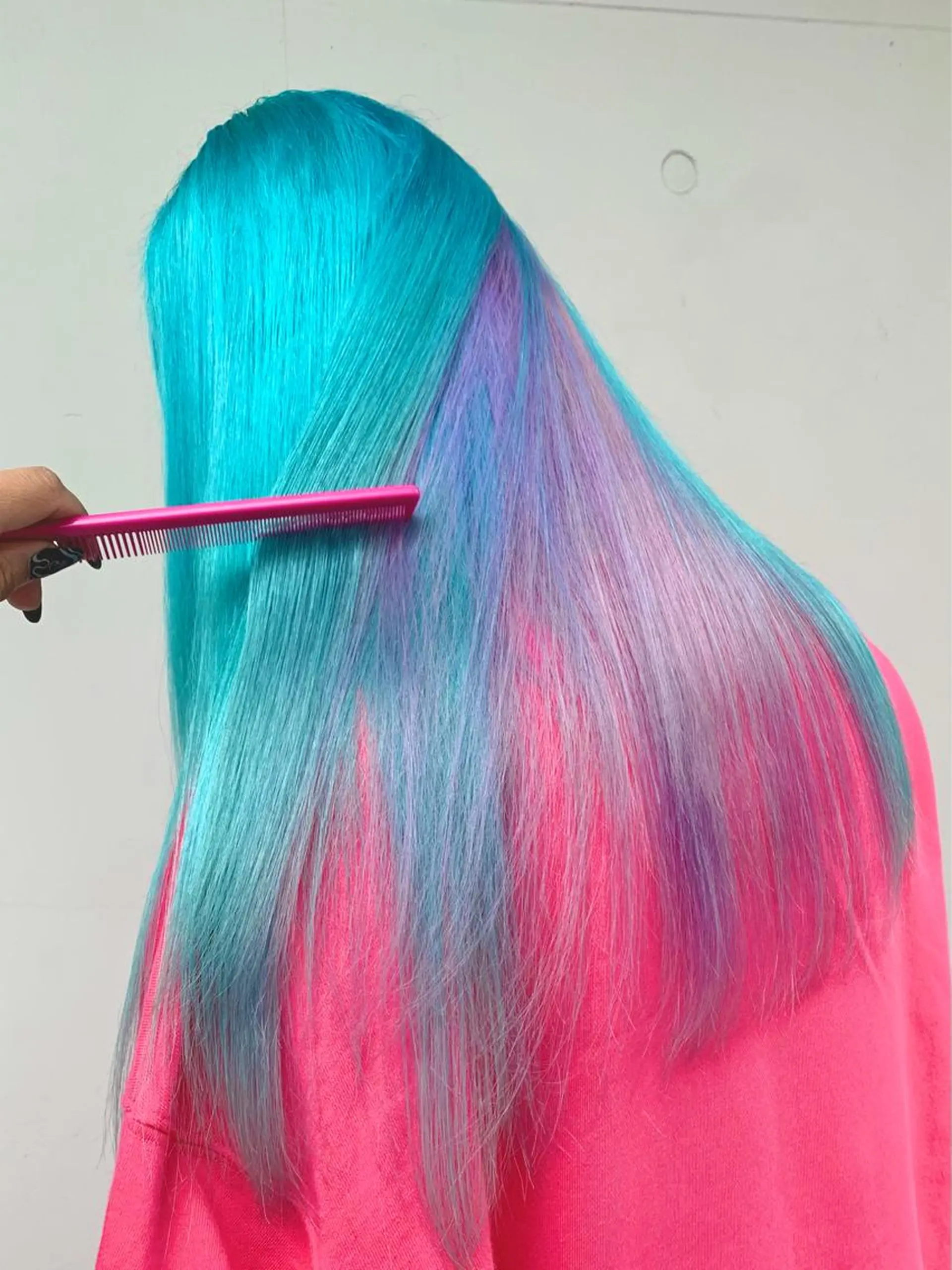 ロング カラー アディクシーカラー ブリーチ ブルーカラー ケアブリーチ ダブルカラー カット ヘアカラー トリートメント もにか🌞原宿/渋谷 🌝ブリーチカラーのヘアスタイル