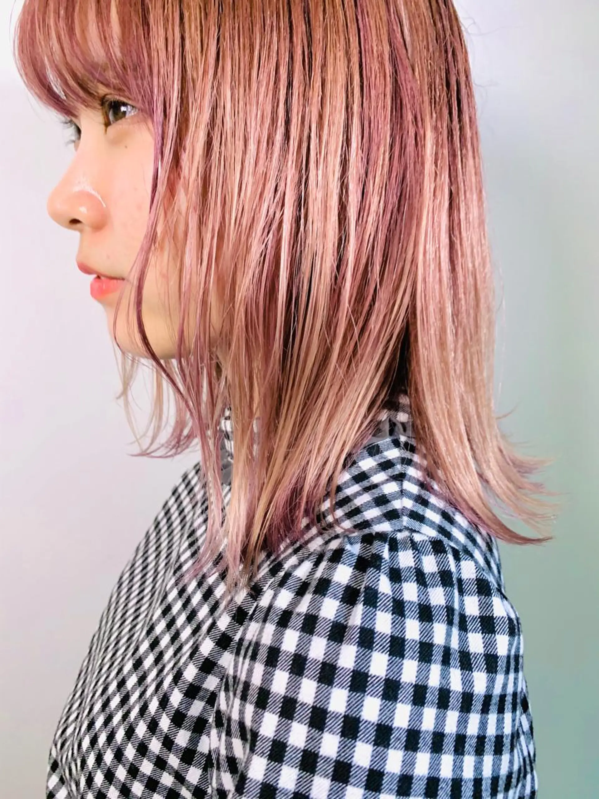 ミディアム カラー ベージュカラー ピンクカラー ピンクベージュ ヘアカラー トリートメント よしだ とおいのヘアスタイル